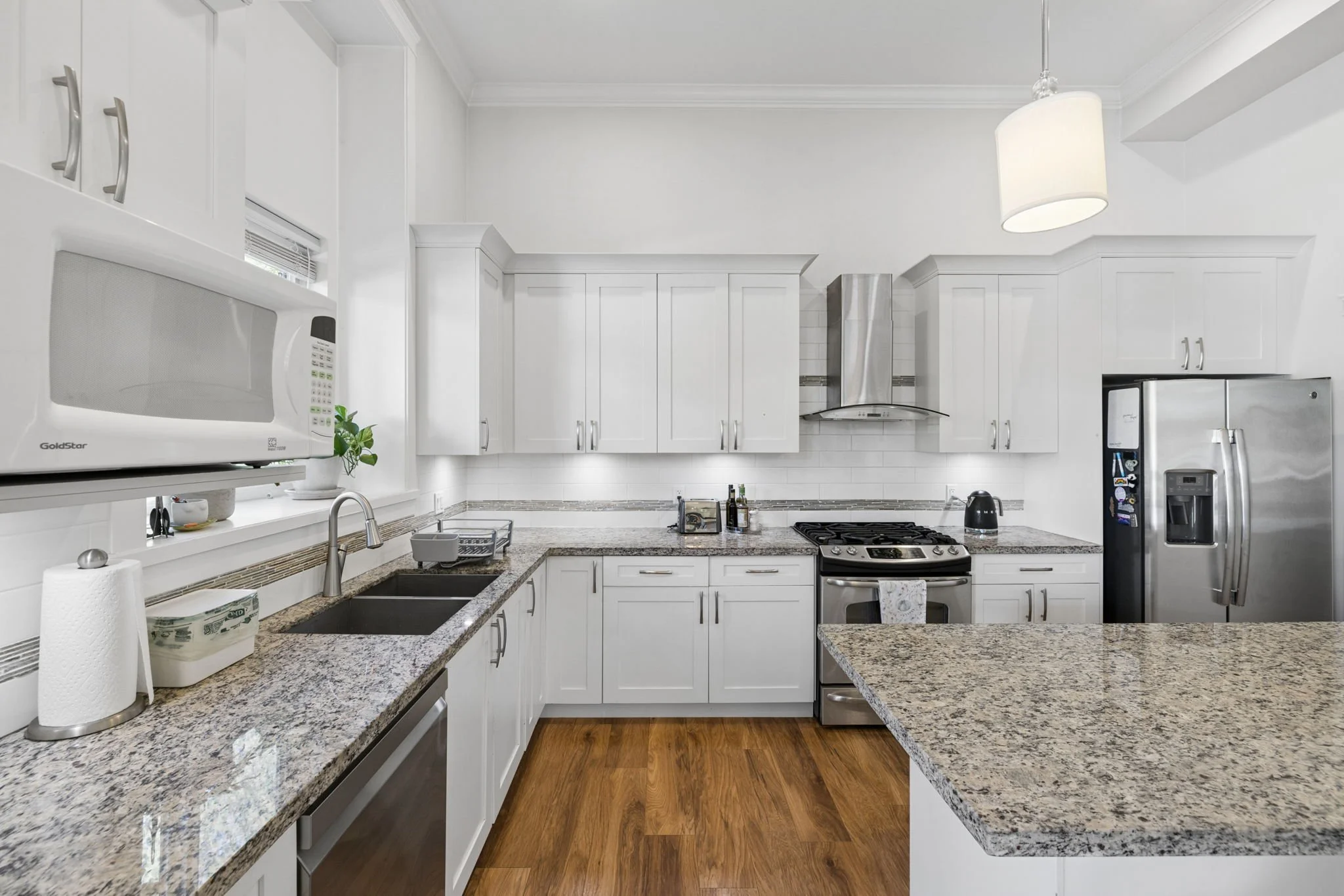 14-web-or-mls-24371104Ave_014.jpg