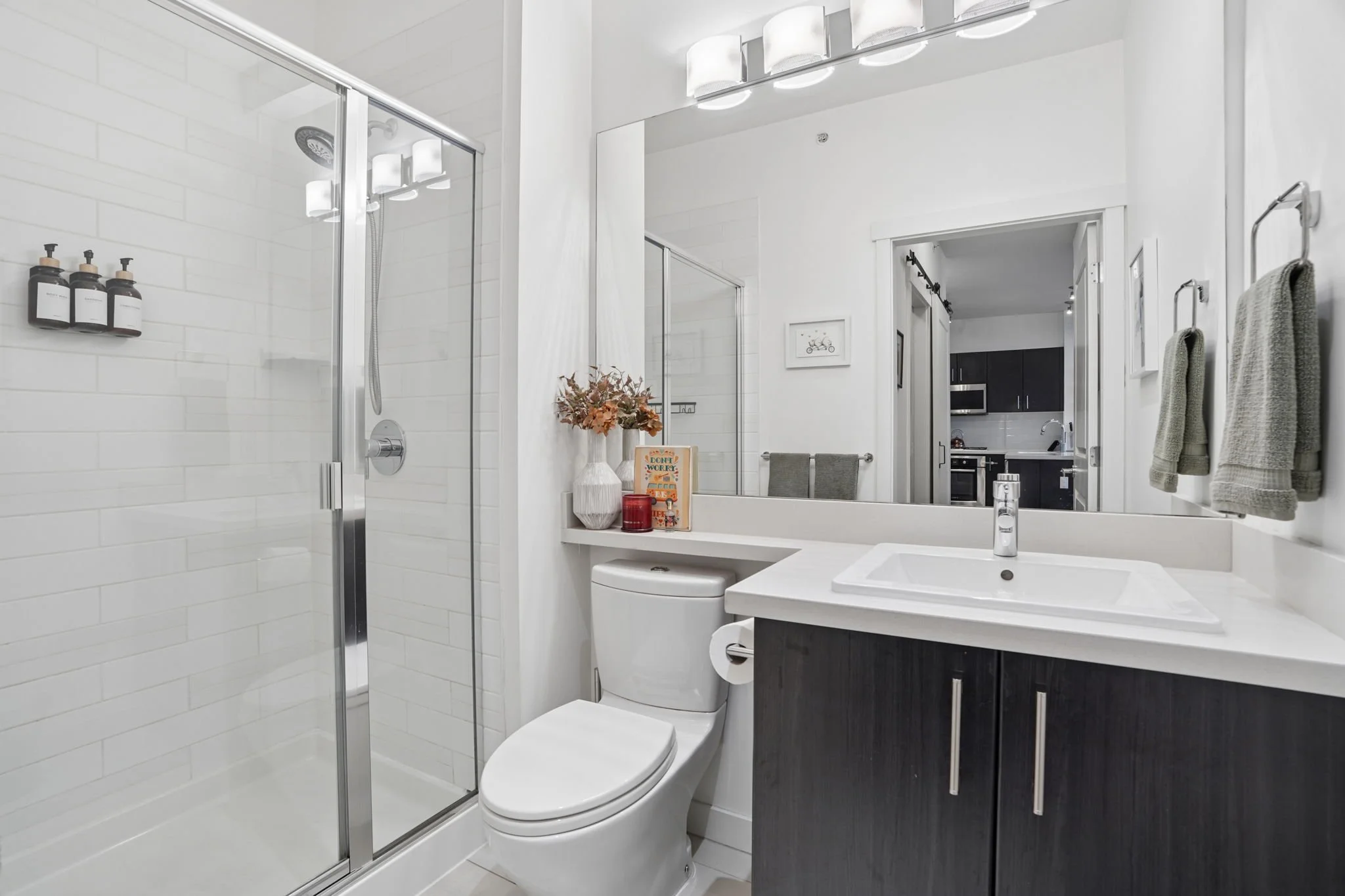 25-web-or-mls-412-3163 Riverwalk Ave_025.jpg