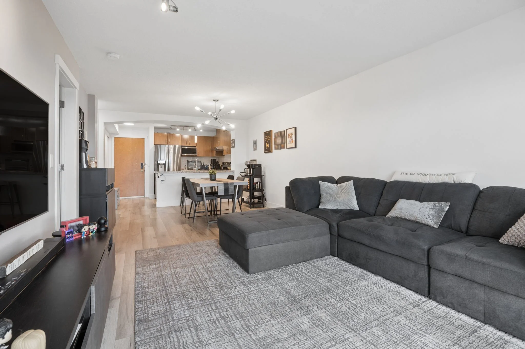 8-web-or-mls-202-3082 Dayanee Springs Blvd_008.jpg