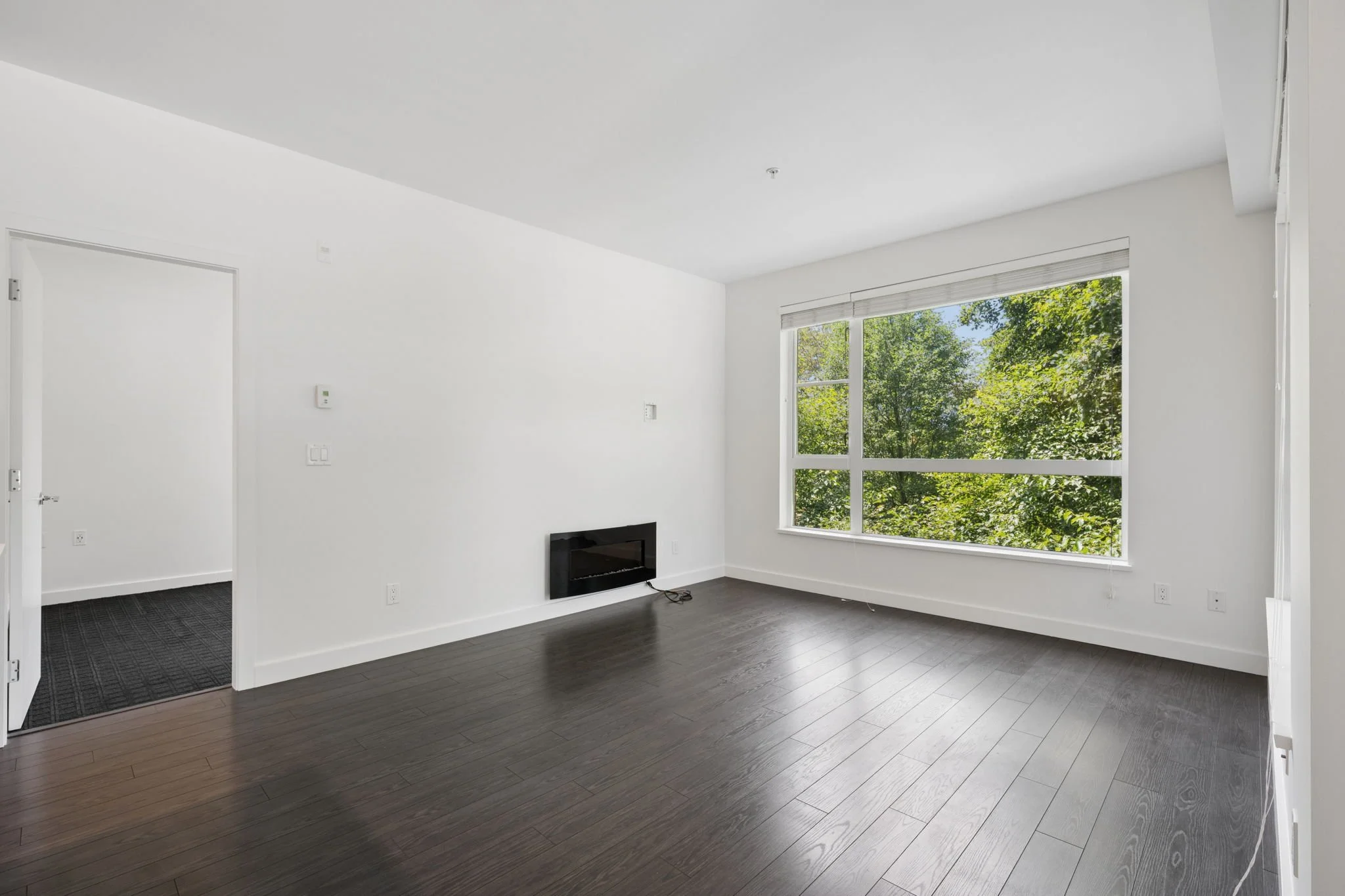 9-web-or-mls-204-1621 Hamilton Ave_009.jpg