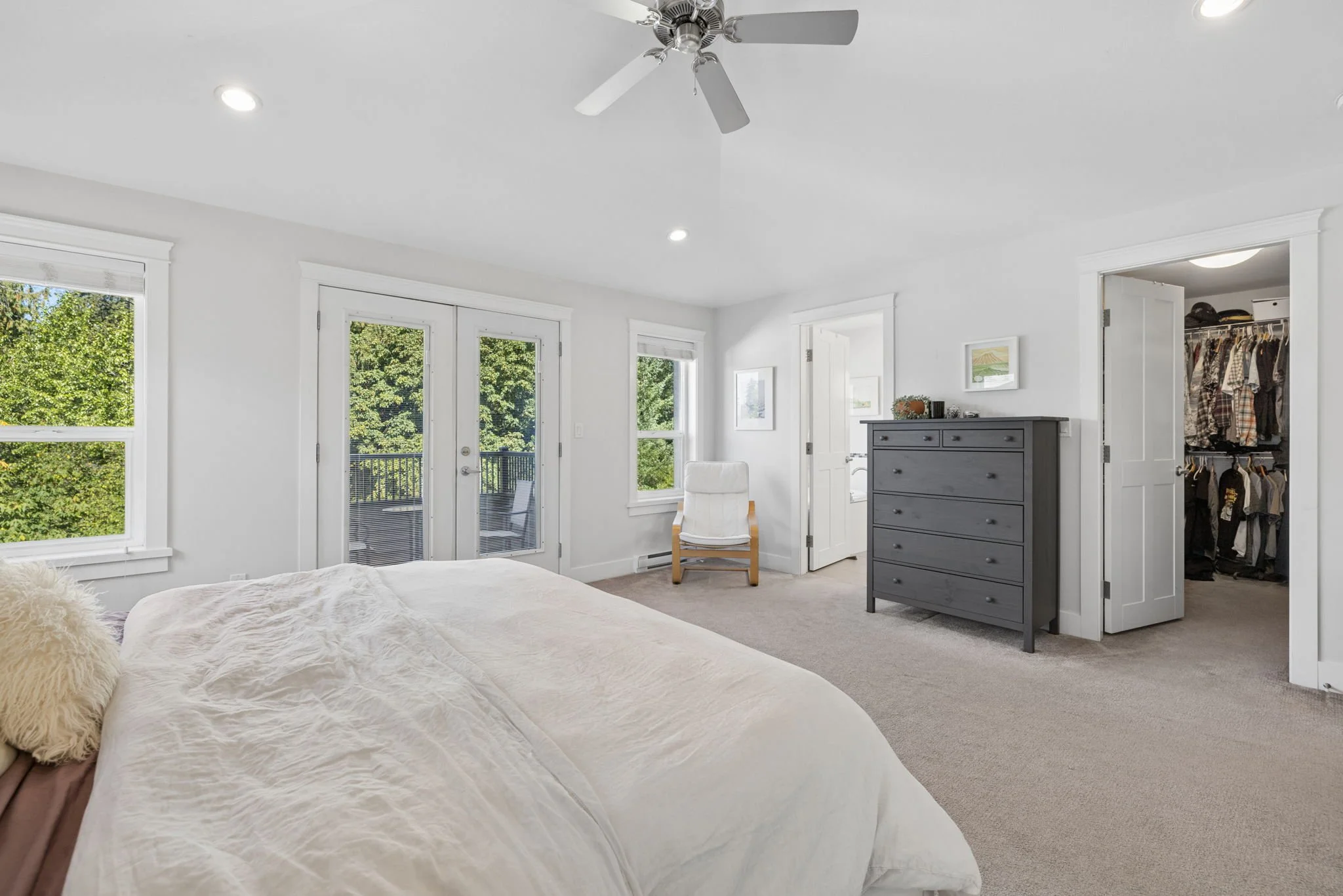 20-web-or-mls-24371104Ave_020.jpg