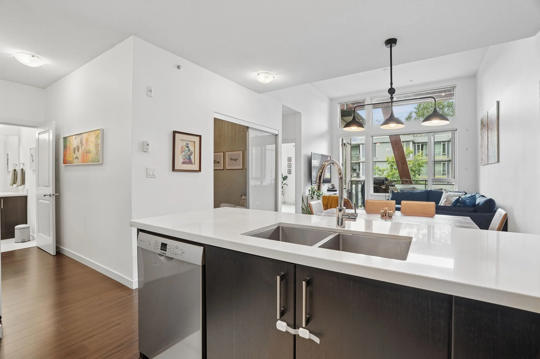 15-web-or-mls-412-3163 Riverwalk Ave_015.jpg