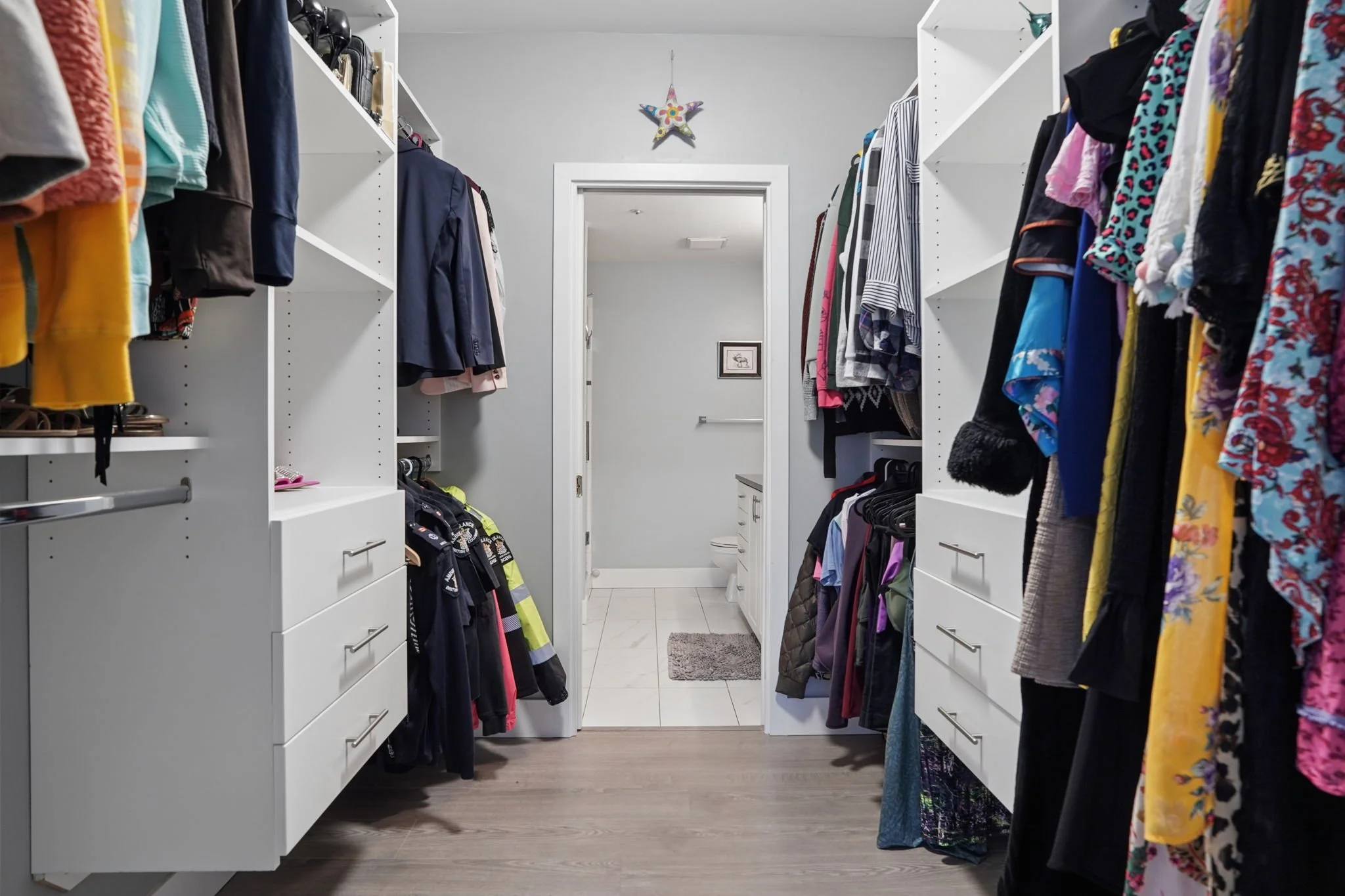 24-web-or-mls-311-2020 E Kent Ave_024.jpg