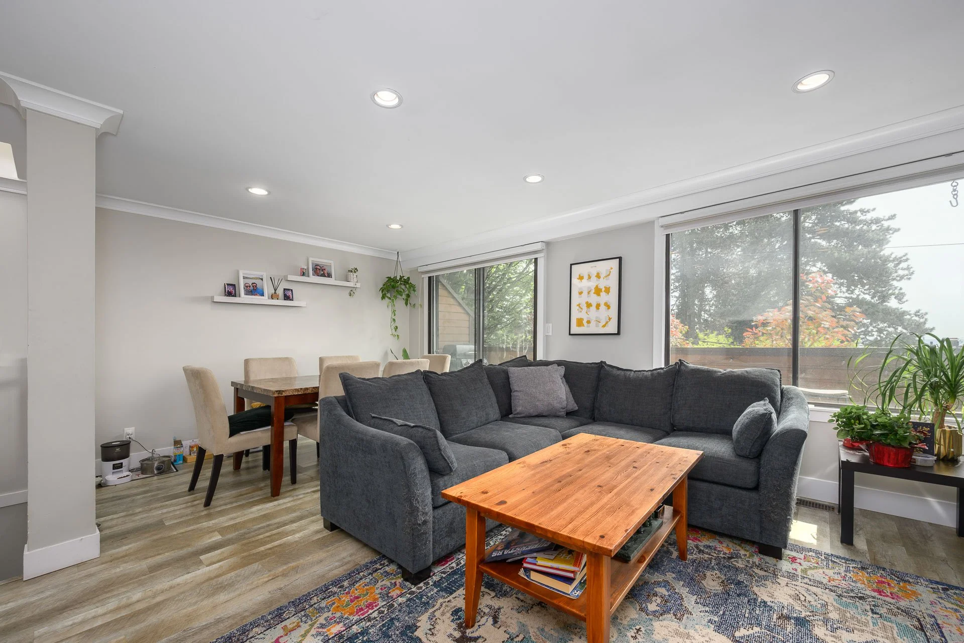 3201-Lonsdale-Ave-360hometours-010s.jpg