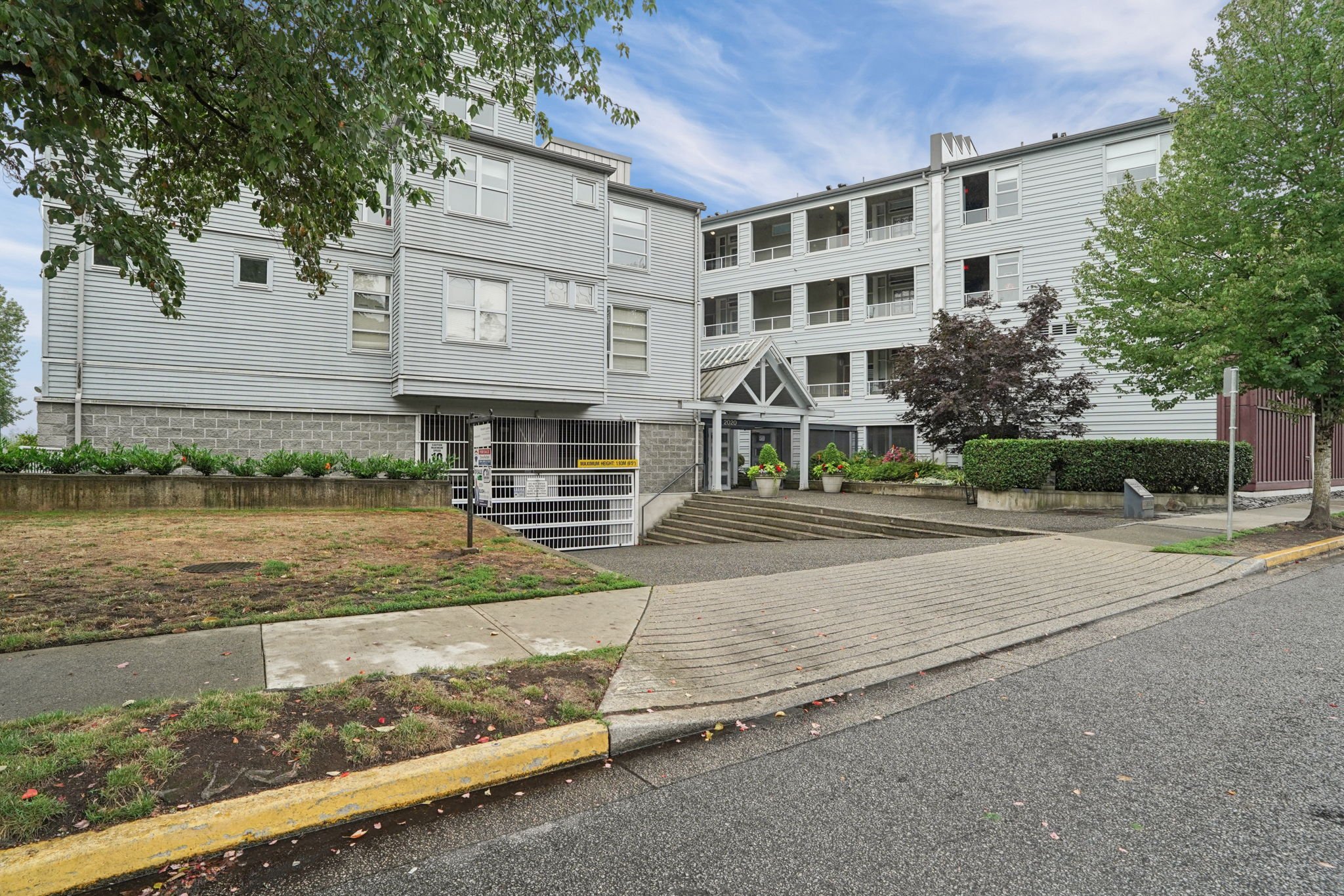 1-web-or-mls-311-2020 E Kent Ave_001.jpg