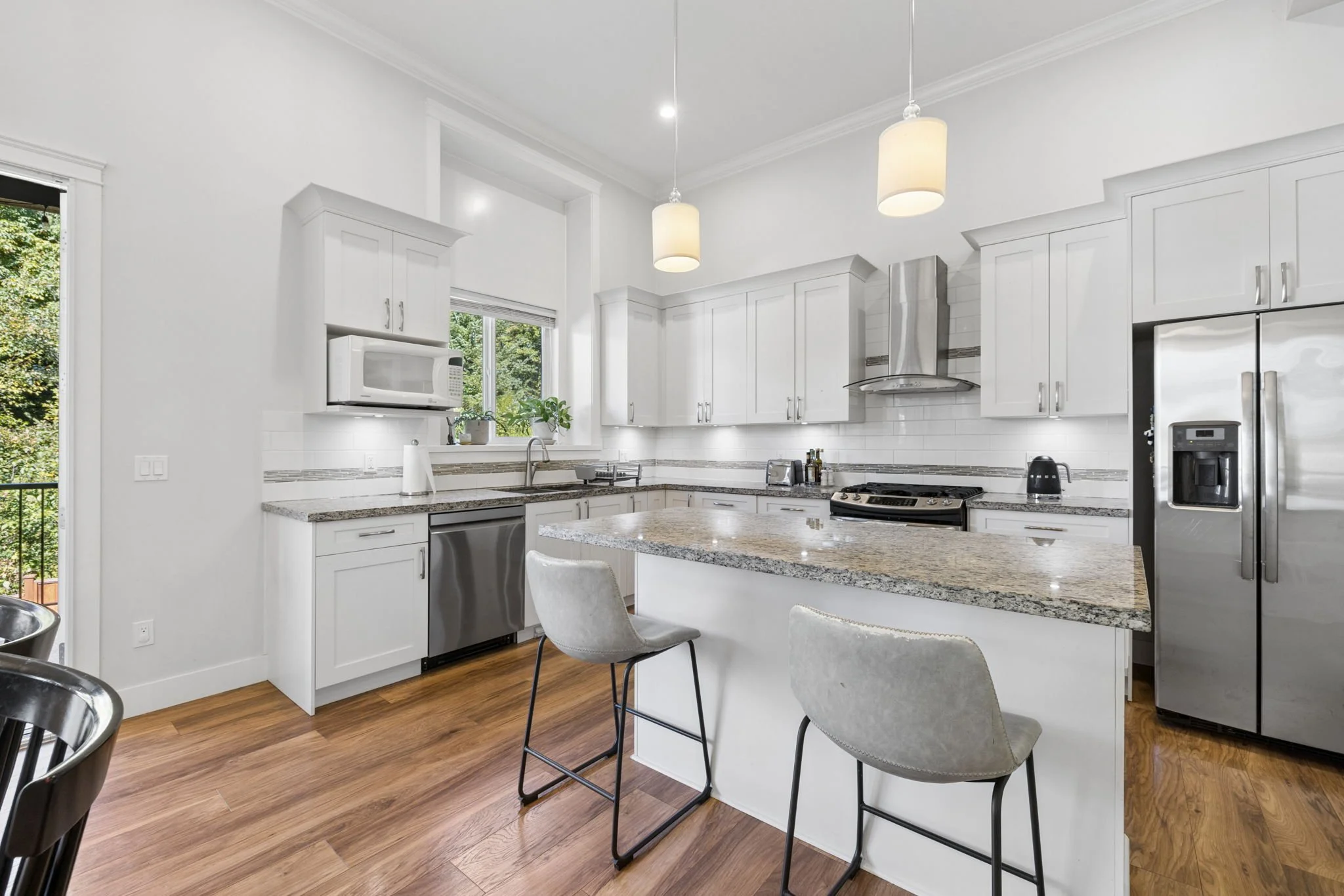 13-web-or-mls-24371104Ave_013.jpg