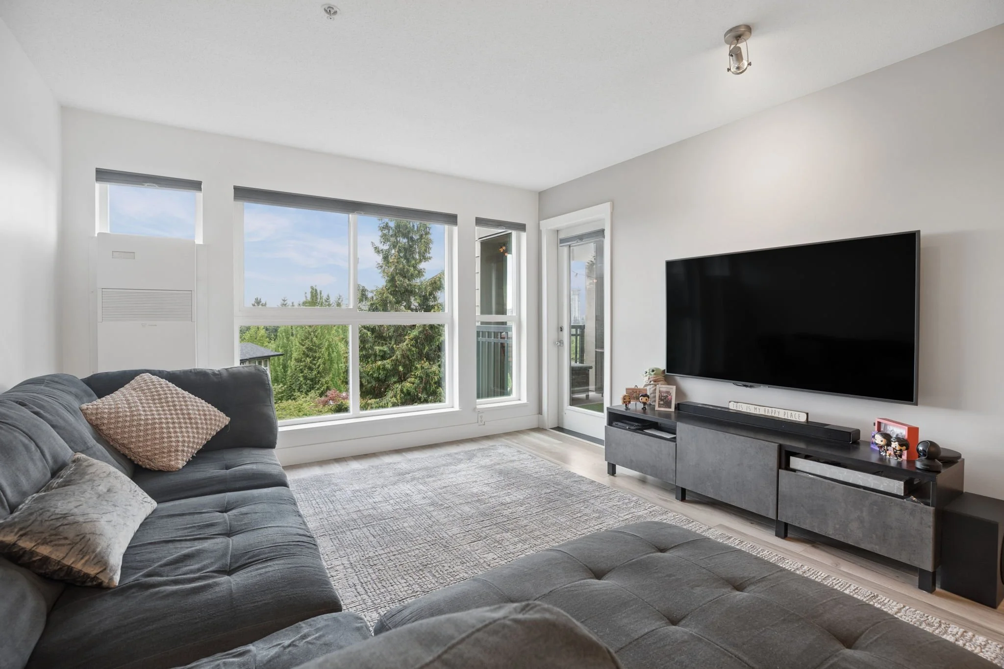 3-web-or-mls-202-3082 Dayanee Springs Blvd_003.jpg