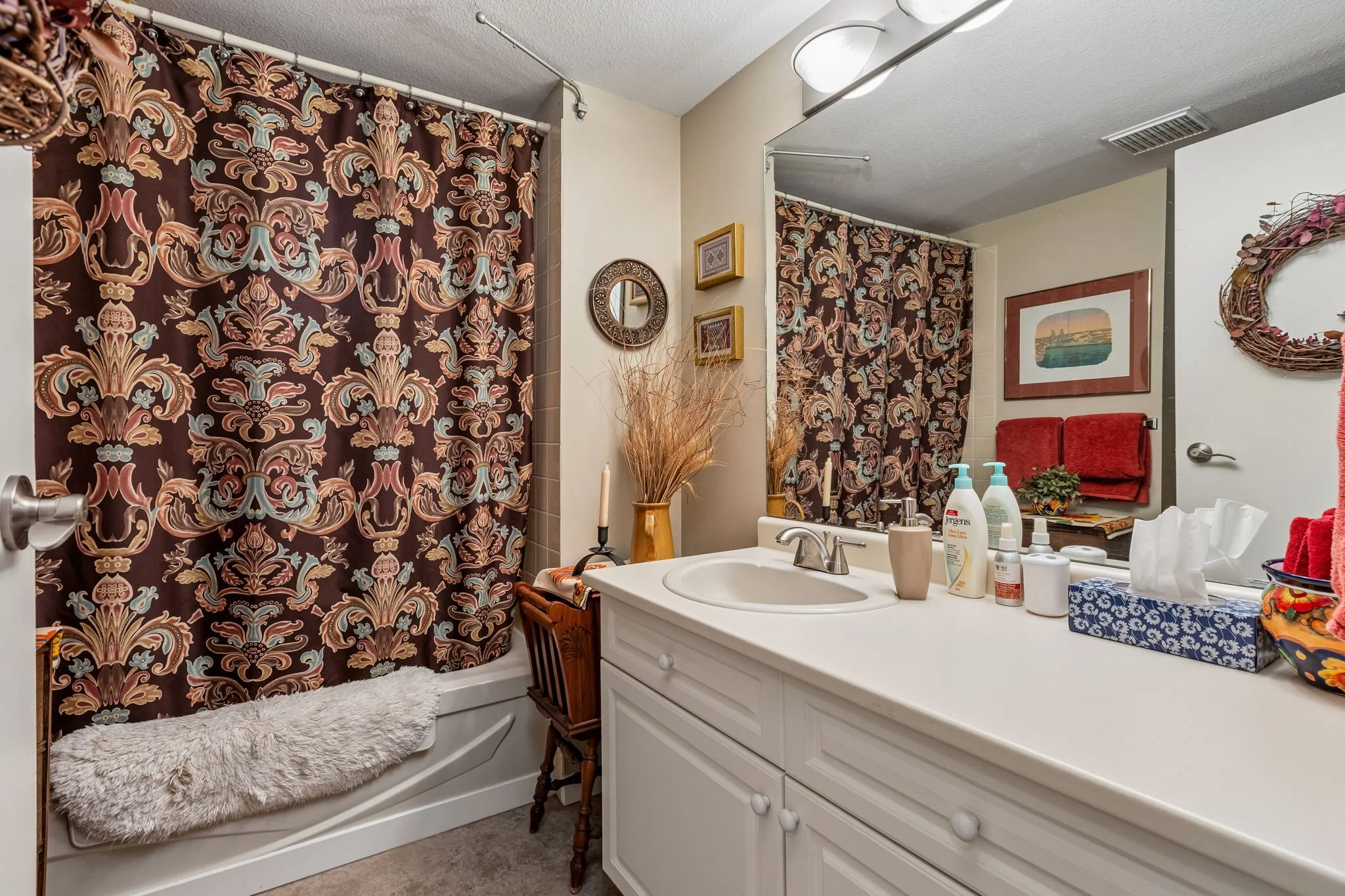 45-web-or-mls-3491 St George Ave_045.jpg