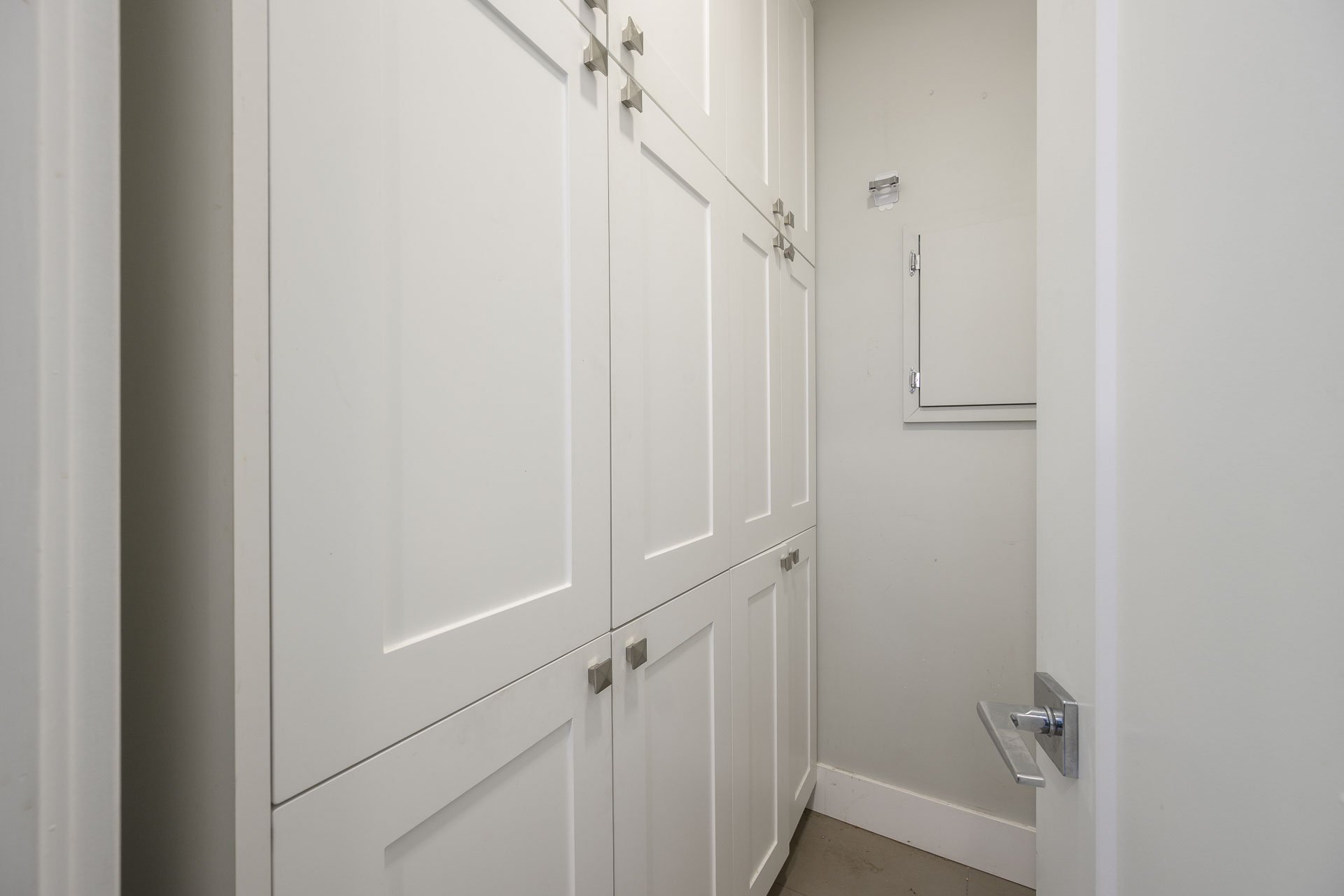 3201-Lonsdale-Ave-360hometours-038s.jpg