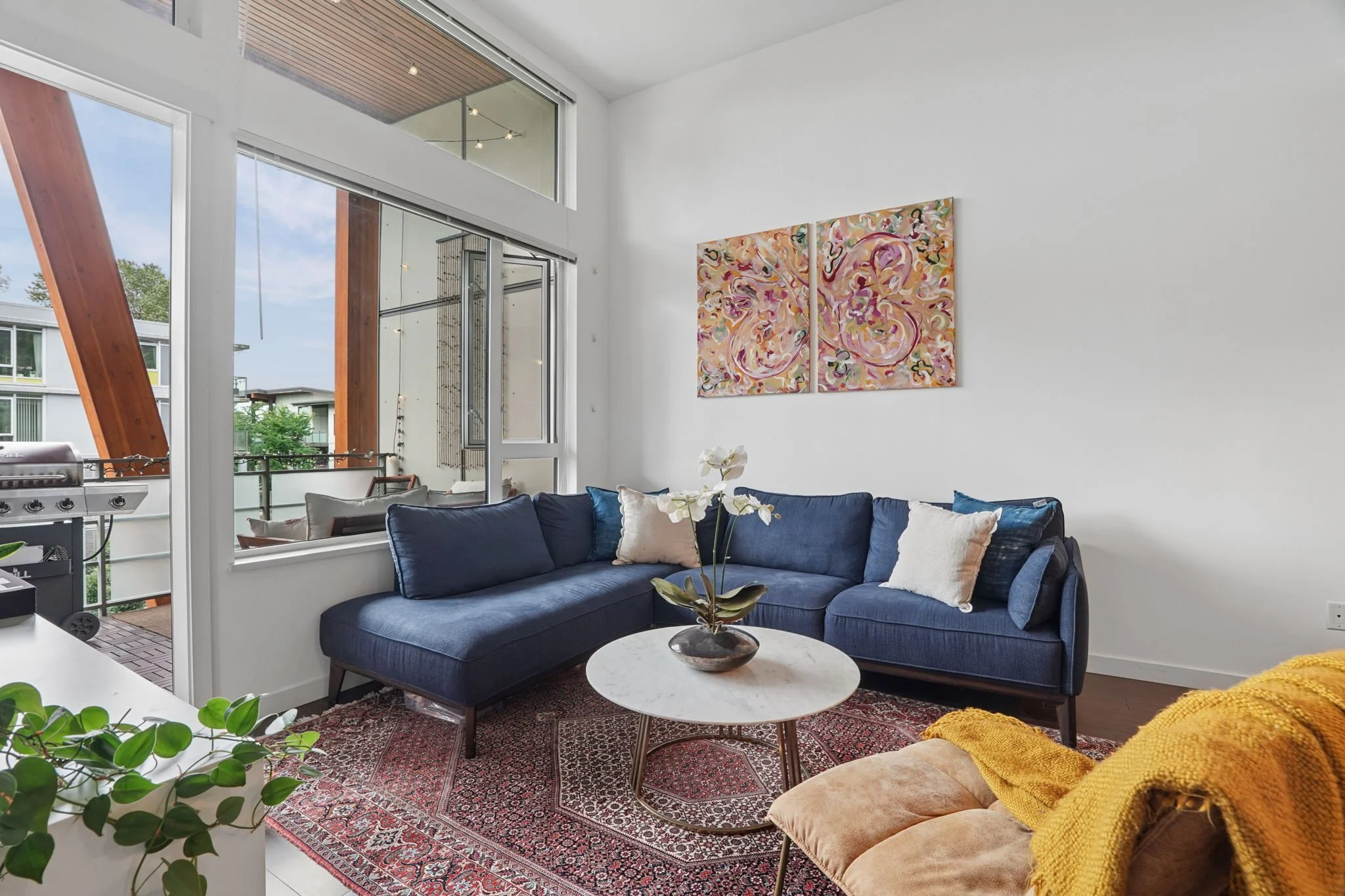 4-web-or-mls-412-3163 Riverwalk Ave_004.jpg