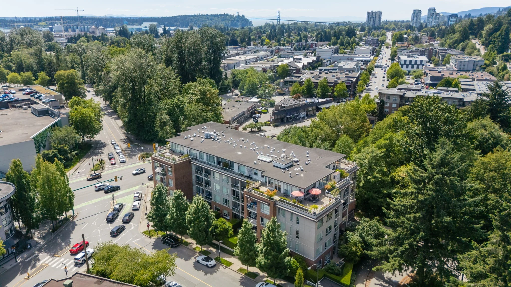 32-web-or-mls-204-1621 Hamilton Ave_032.jpg