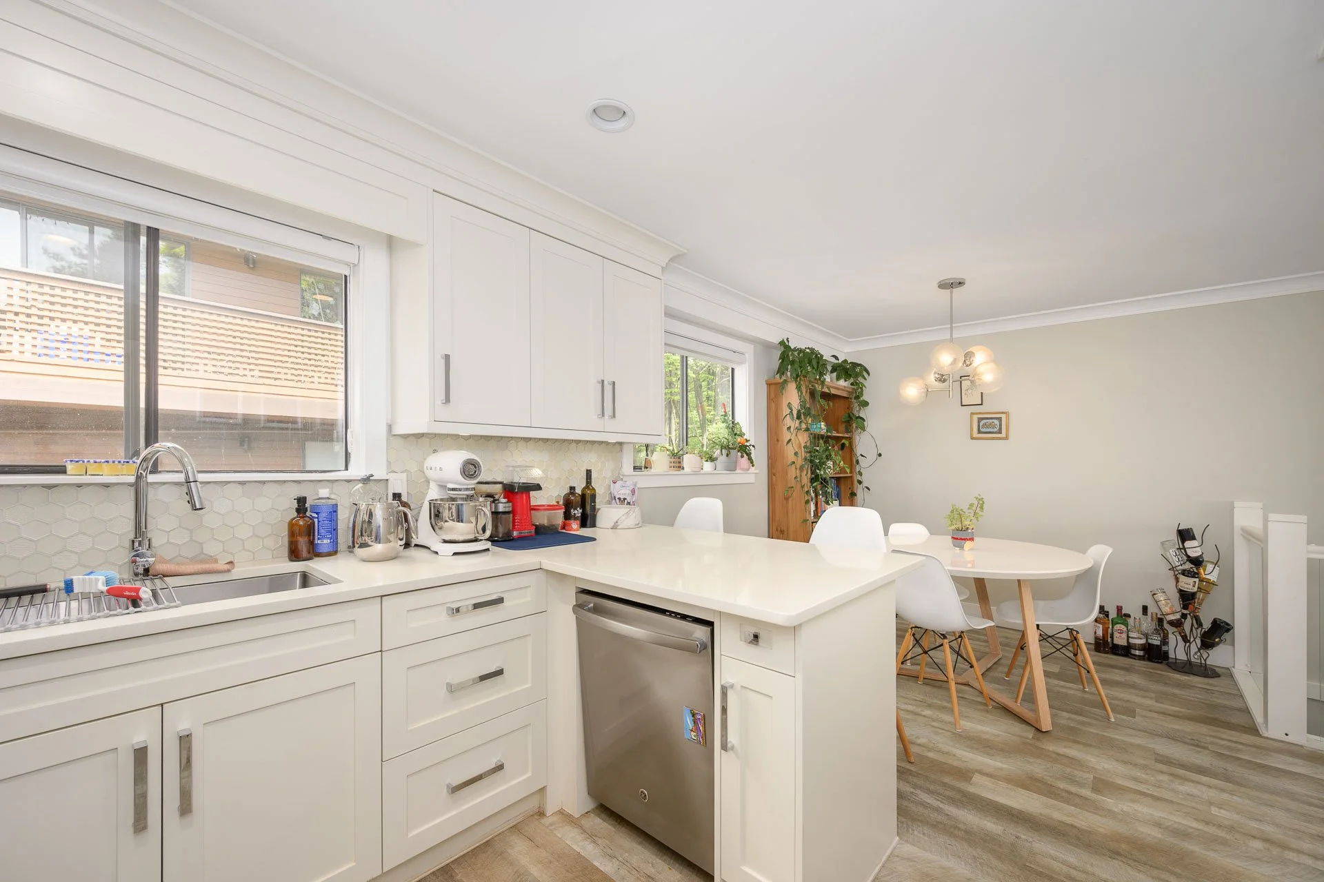 3201-Lonsdale-Ave-360hometours-022s.jpg