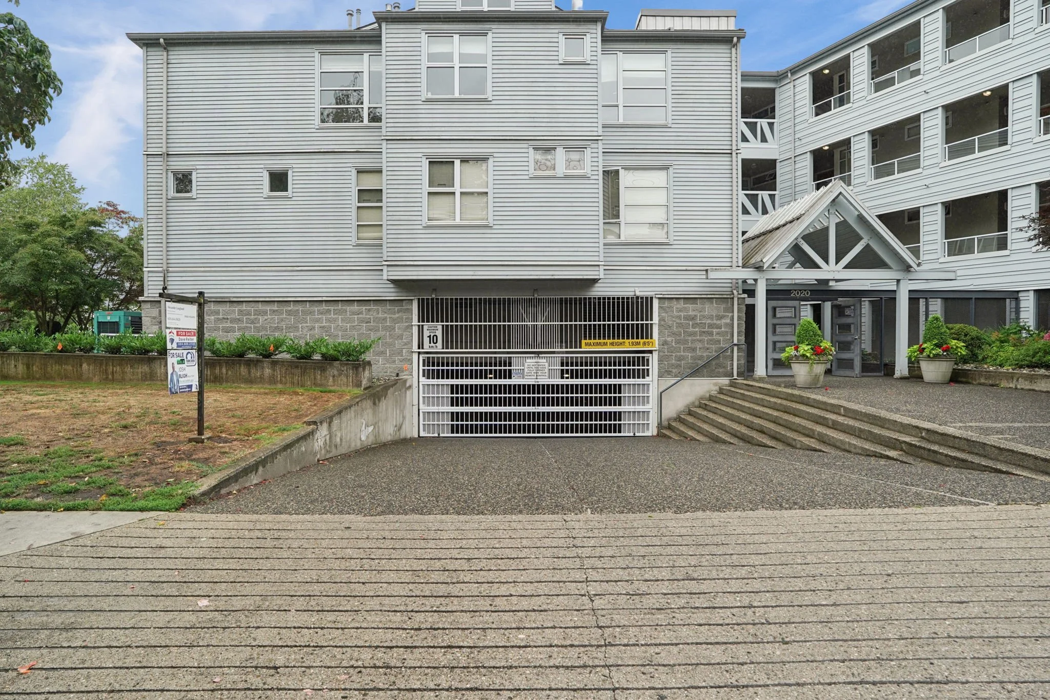 2-web-or-mls-311-2020 E Kent Ave_002.jpg