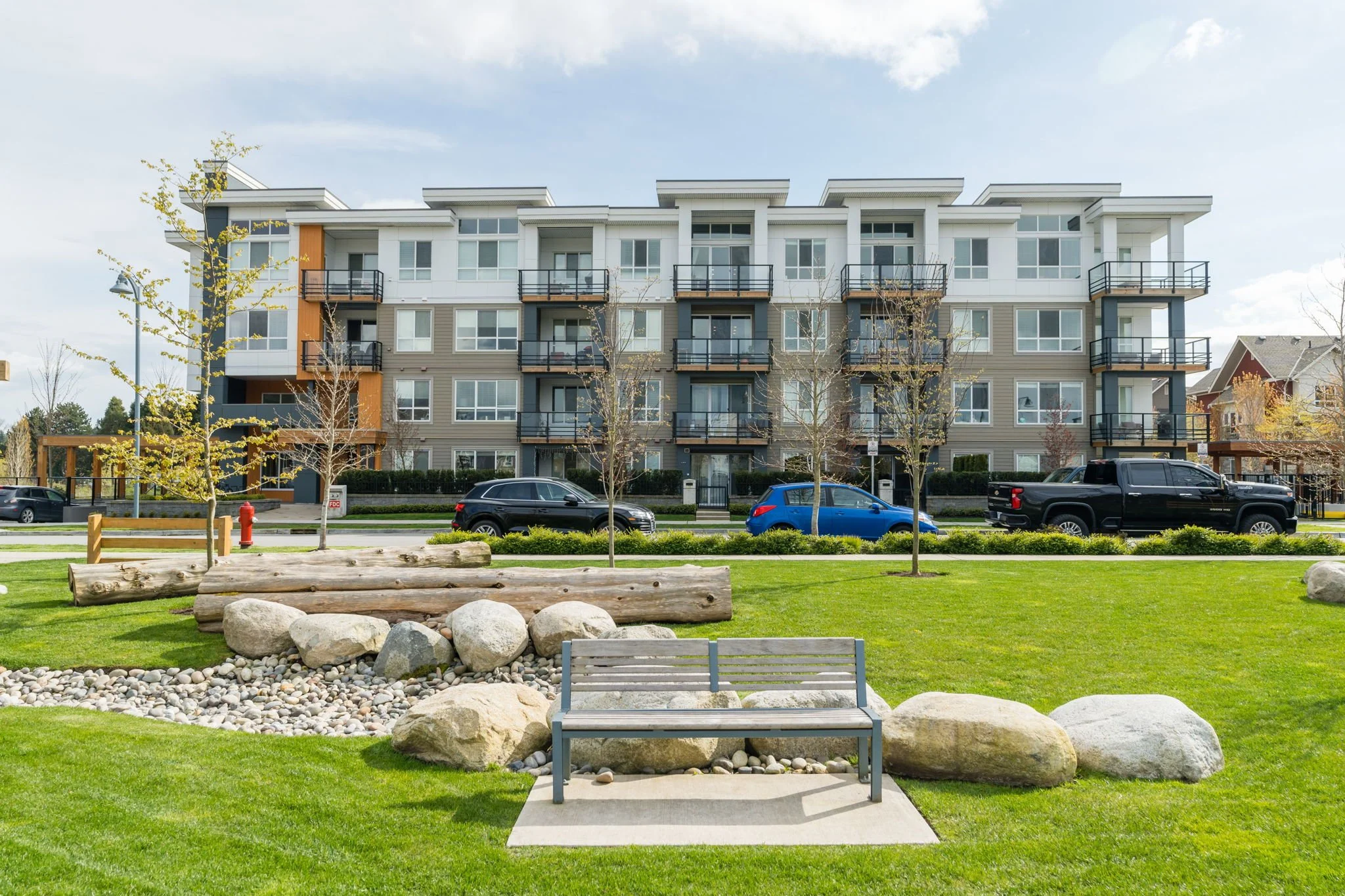 1-web-or-mls-228-4690Hawk_001.jpg