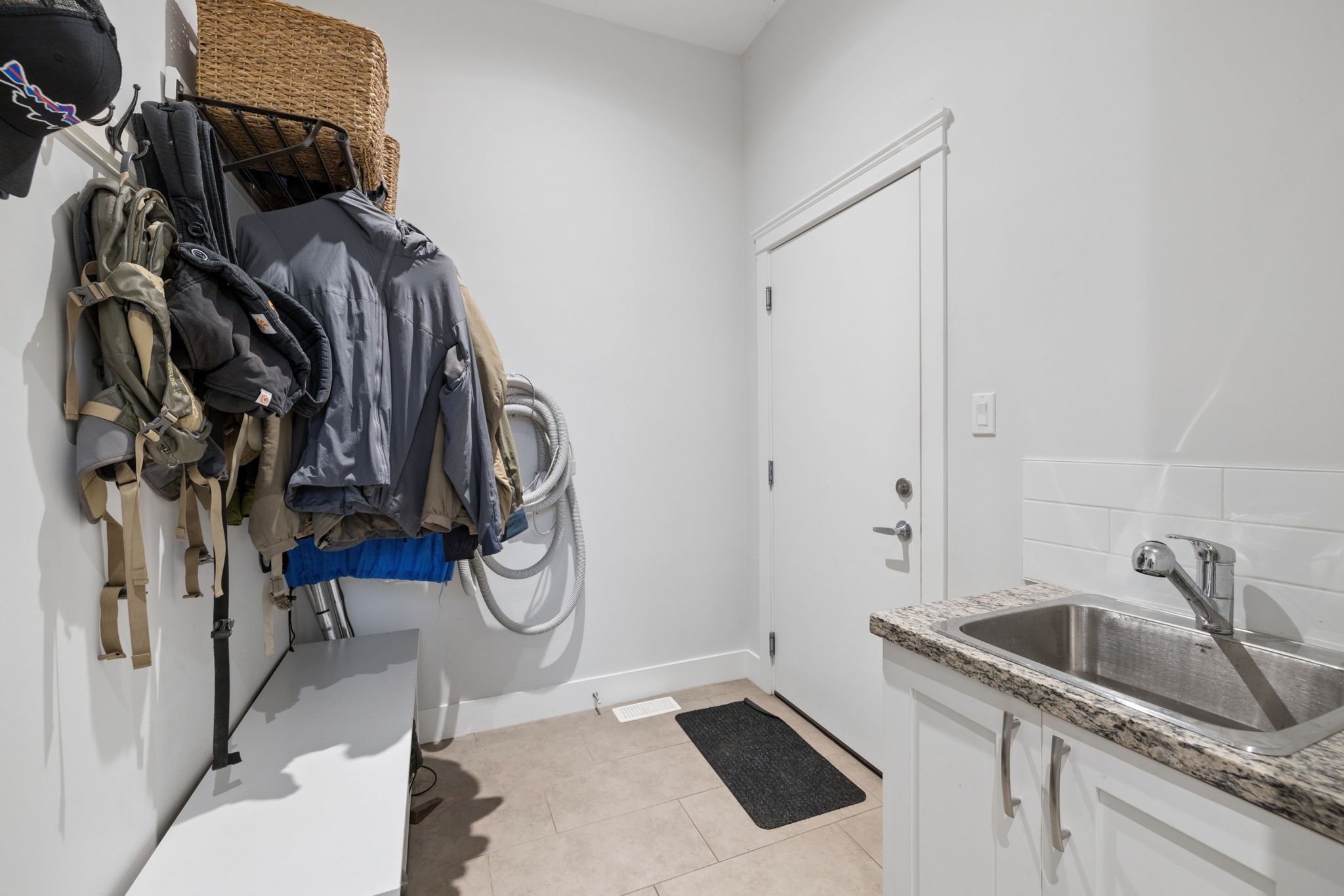 40-web-or-mls-24371104Ave_040.jpg