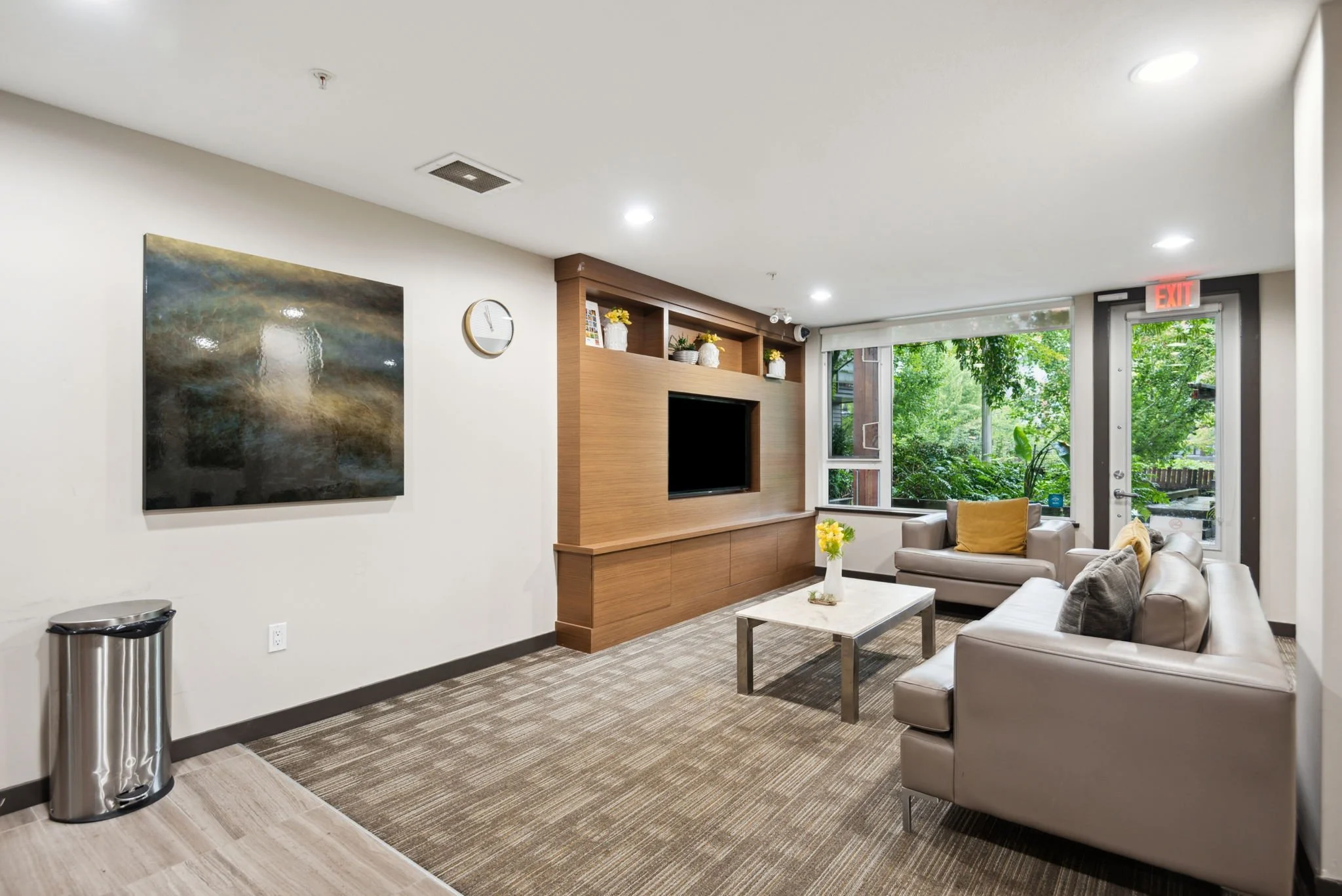 34-web-or-mls-412-3163 Riverwalk Ave_034.jpg
