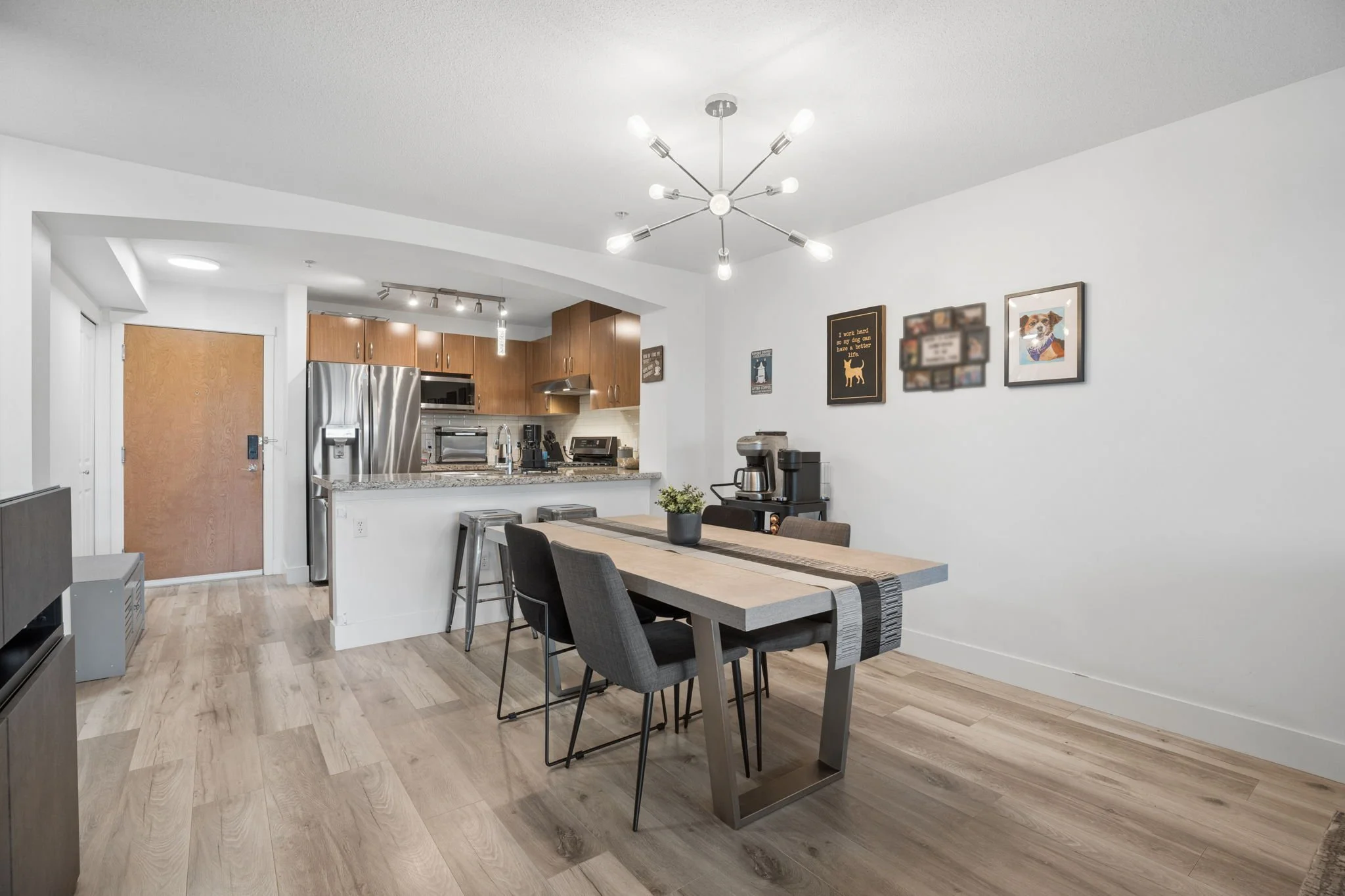 16-web-or-mls-202-3082 Dayanee Springs Blvd_016.jpg