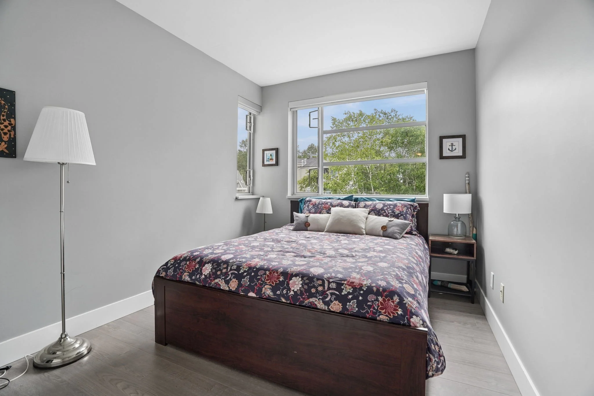 32-web-or-mls-311-2020 E Kent Ave_032.jpg