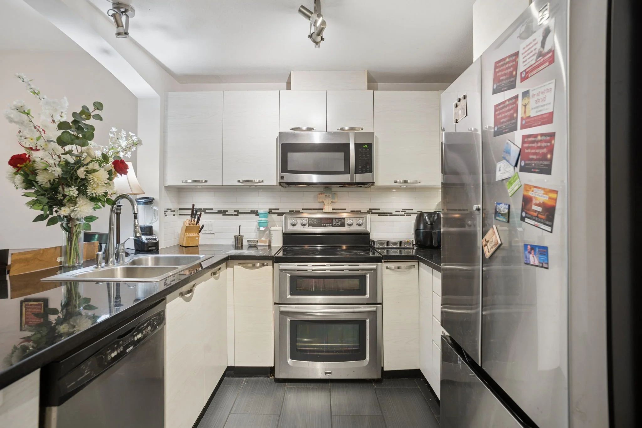 19-web-or-mls-107-7478 Byrnepark Walk_019.jpg