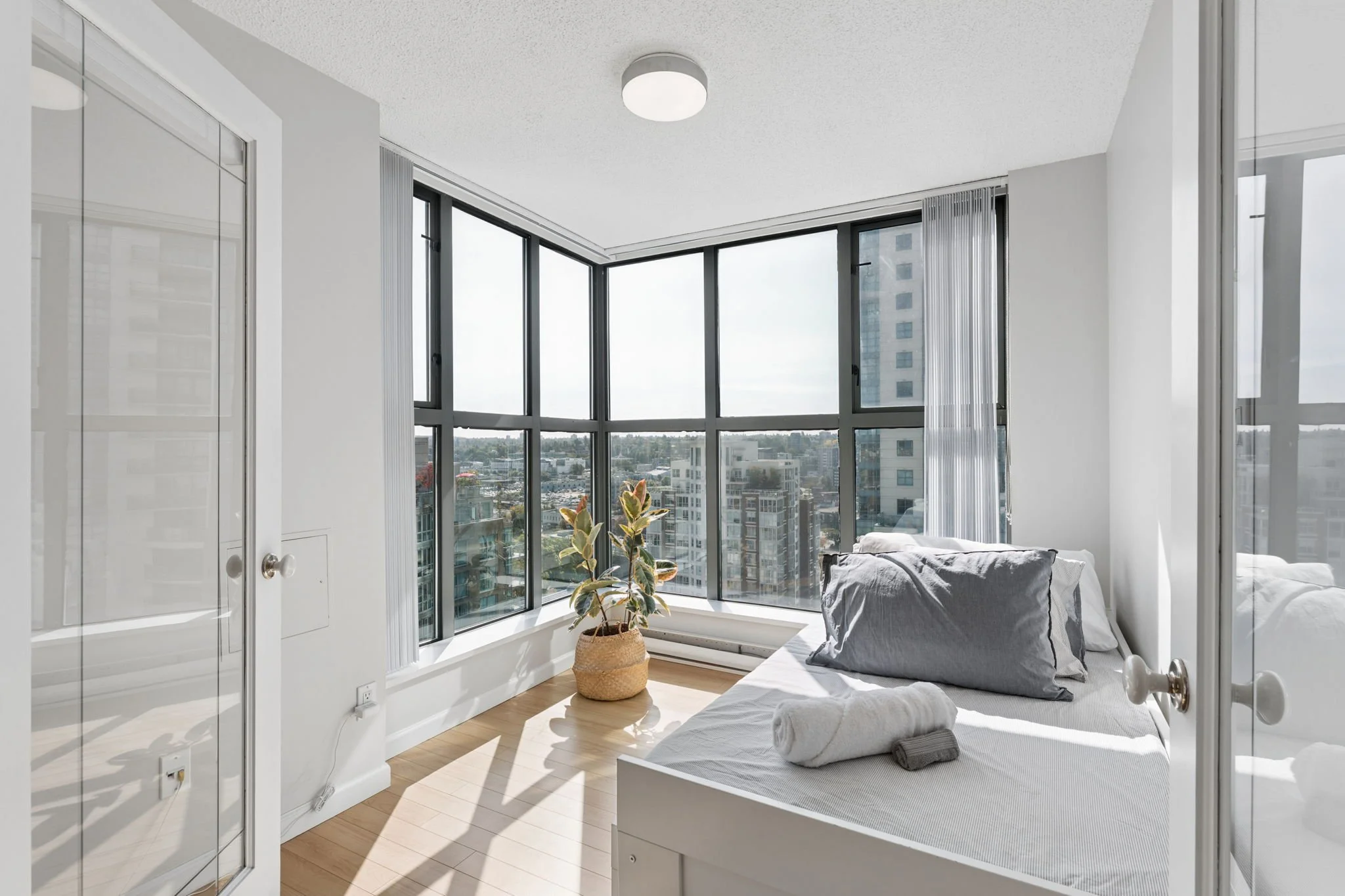 24-web-or-mls-1603-1128Quebec_026.jpg