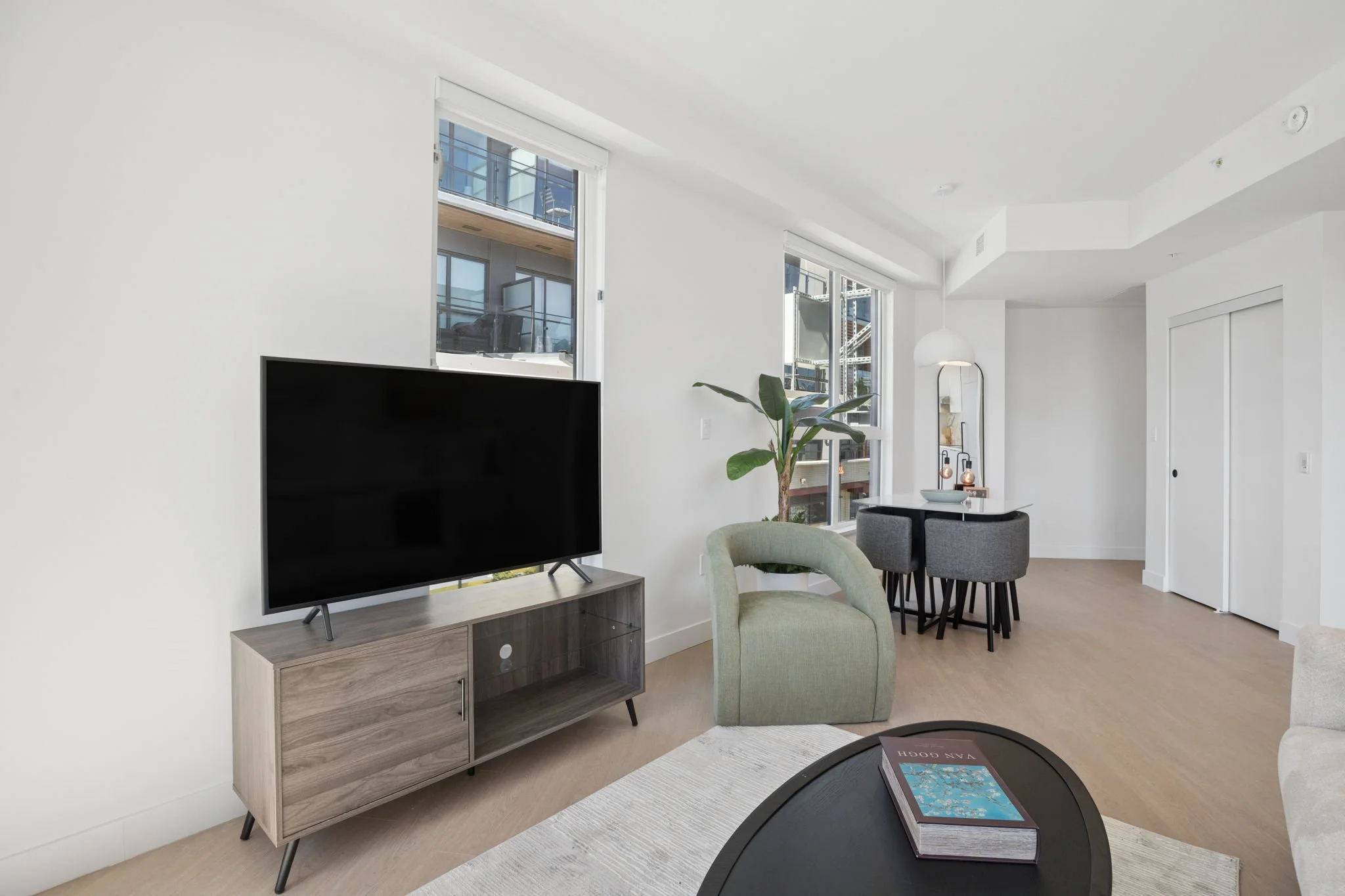 17-web-or-mls-204-333 St Davids Ave_017.jpg