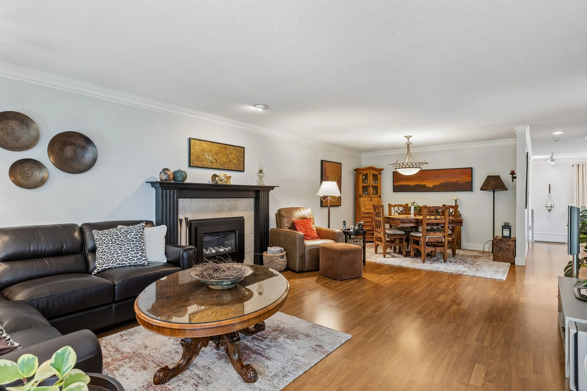 17-web-or-mls-3491 St George Ave_017.jpg