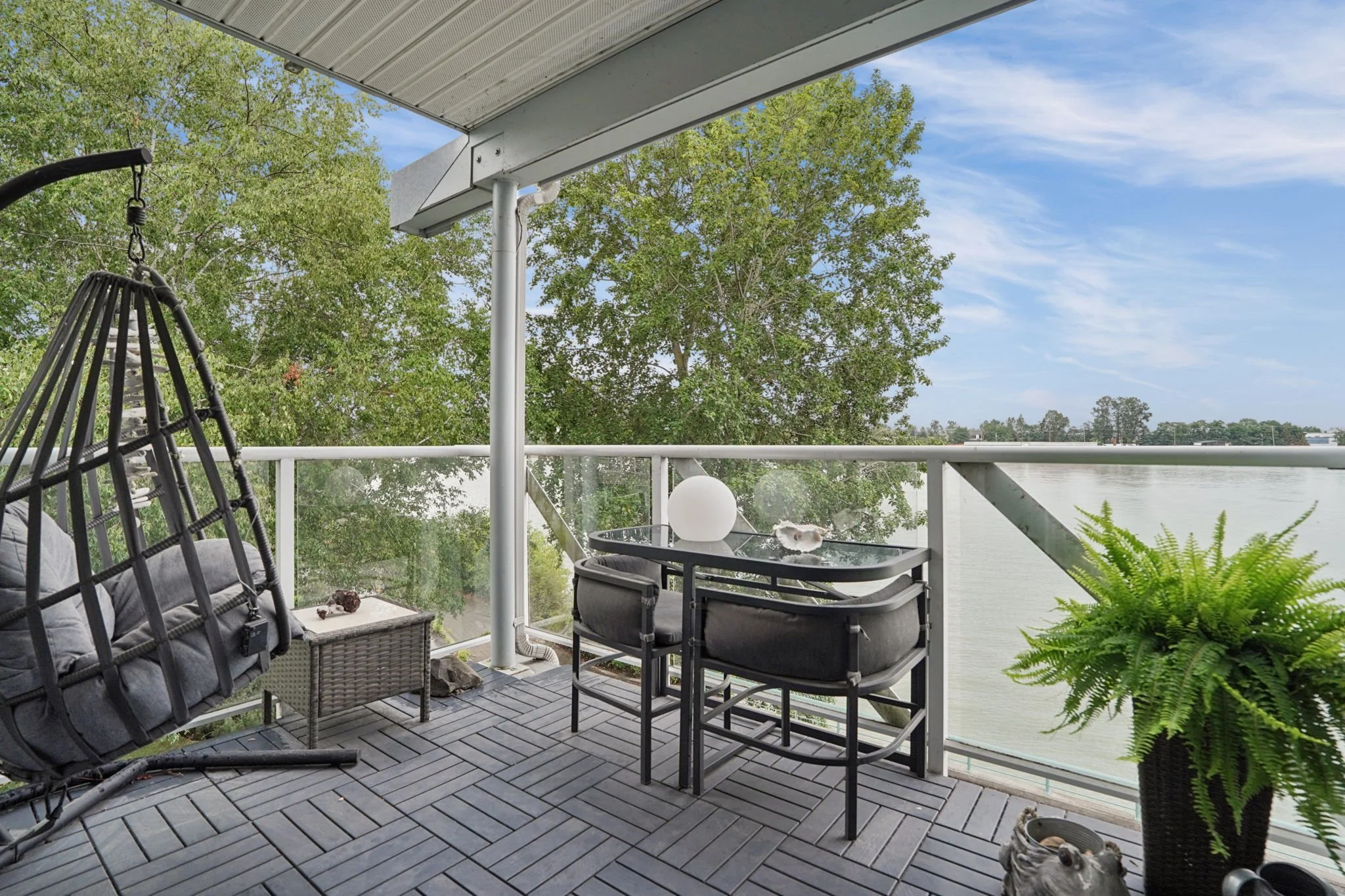 36-web-or-mls-311-2020 E Kent Ave_036.jpg