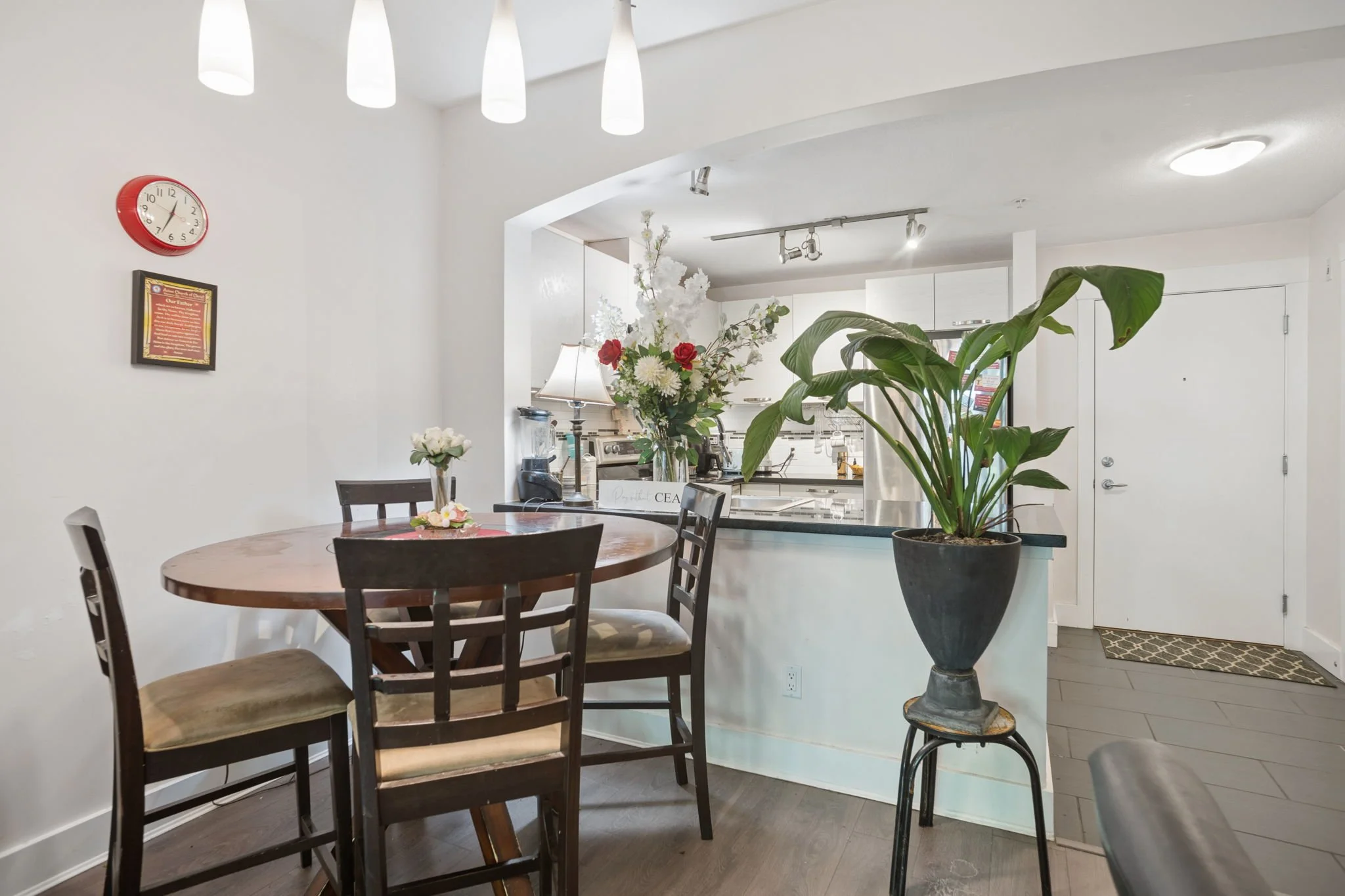 17-web-or-mls-107-7478 Byrnepark Walk_017.jpg