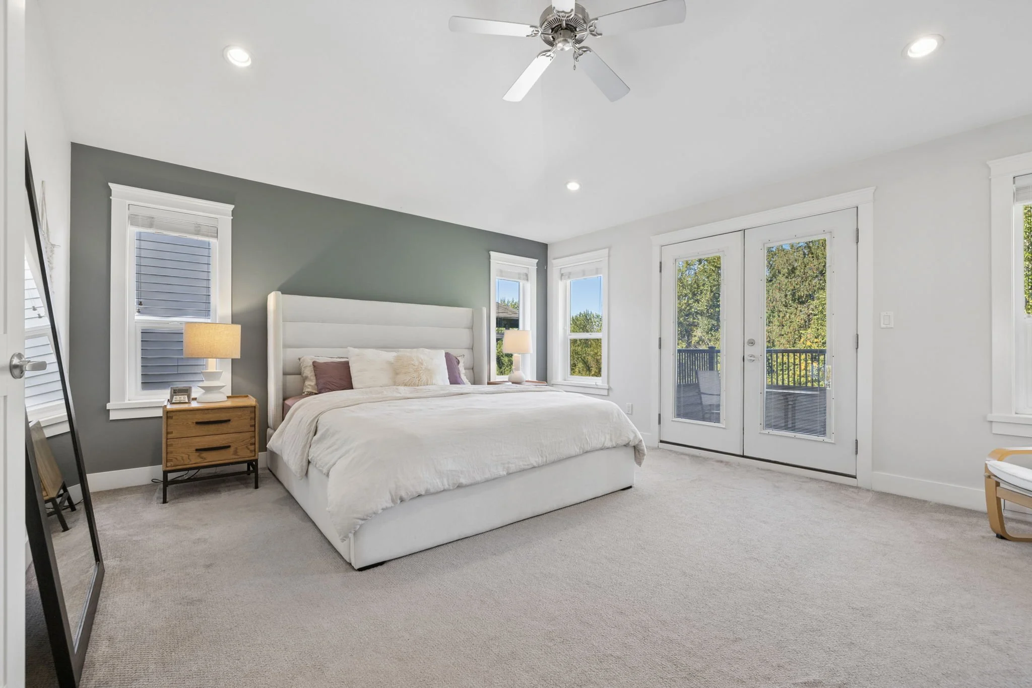 18-web-or-mls-24371104Ave_018.jpg