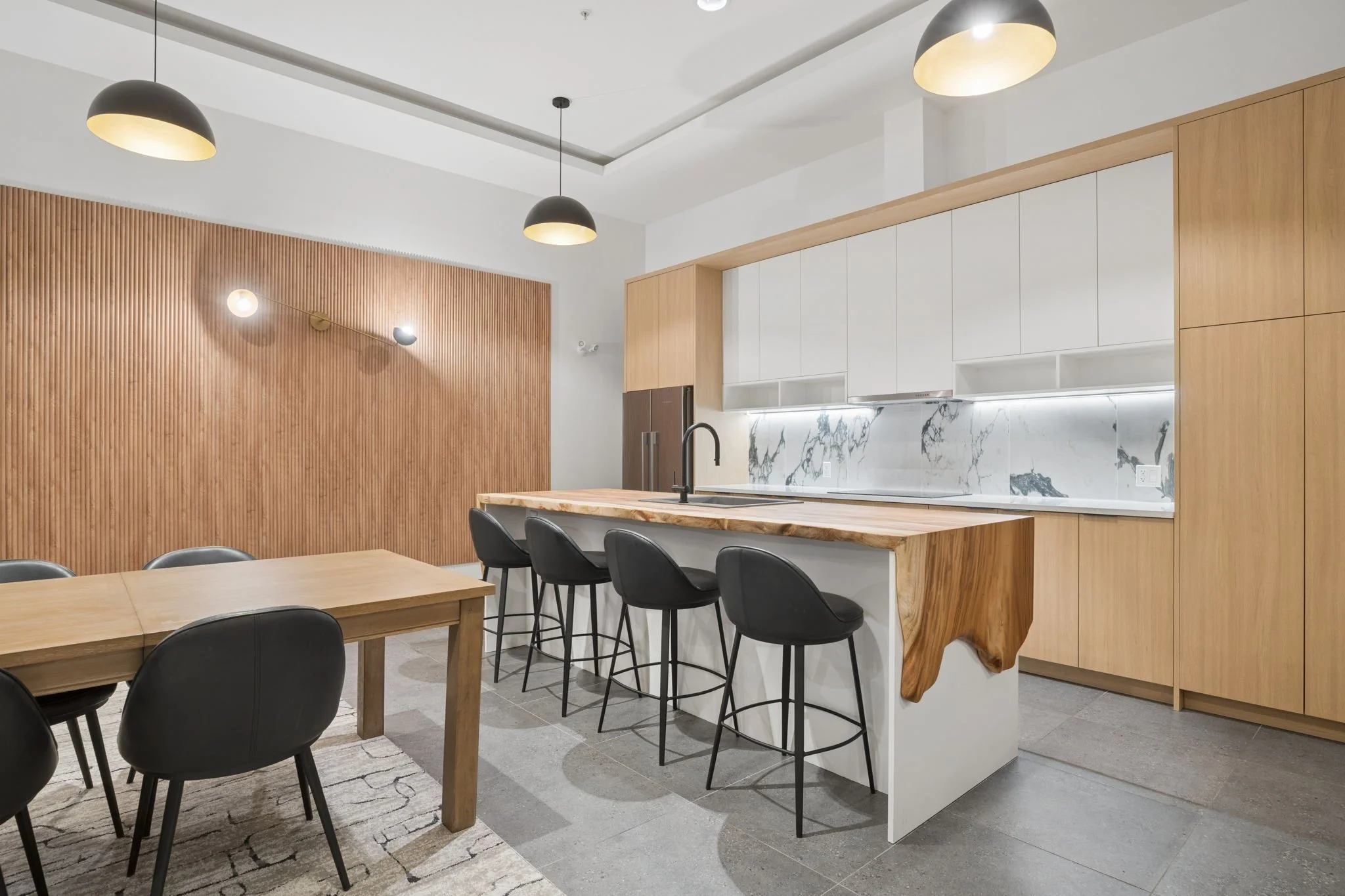 39-web-or-mls-321-422 E 3rd St_039.jpg