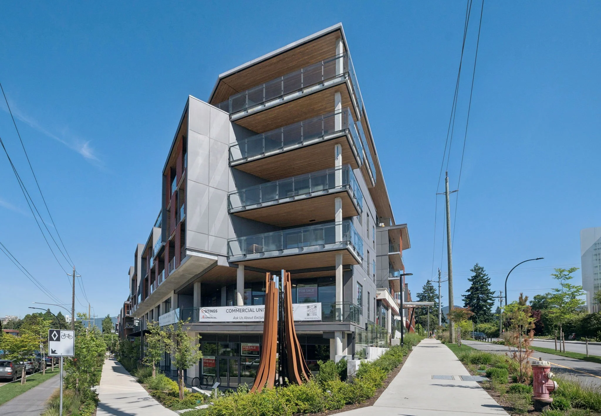 1-web-or-mls-563-422 E 3rd St_001.jpg