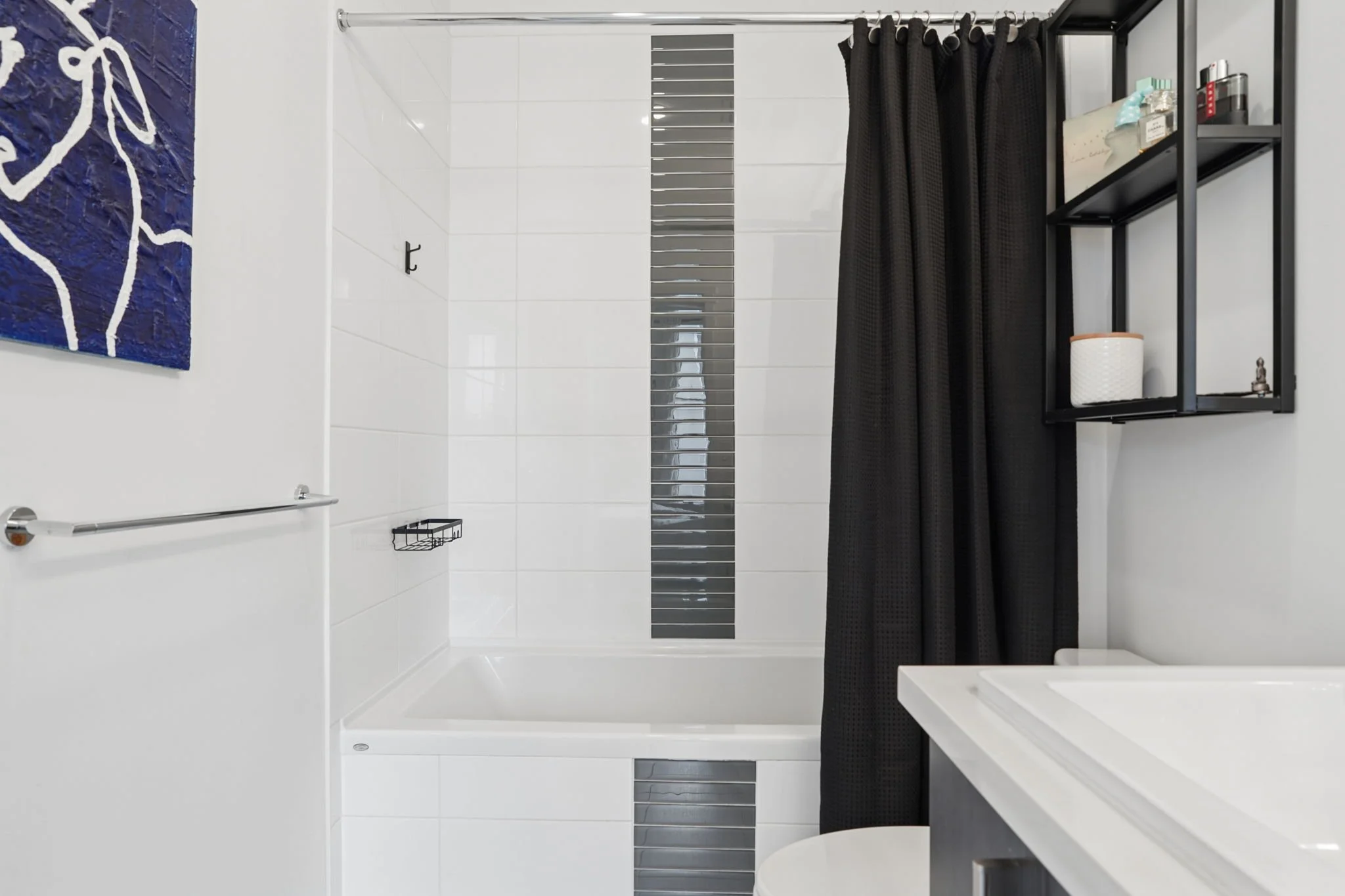 20-web-or-mls-412-3163 Riverwalk Ave_020.jpg