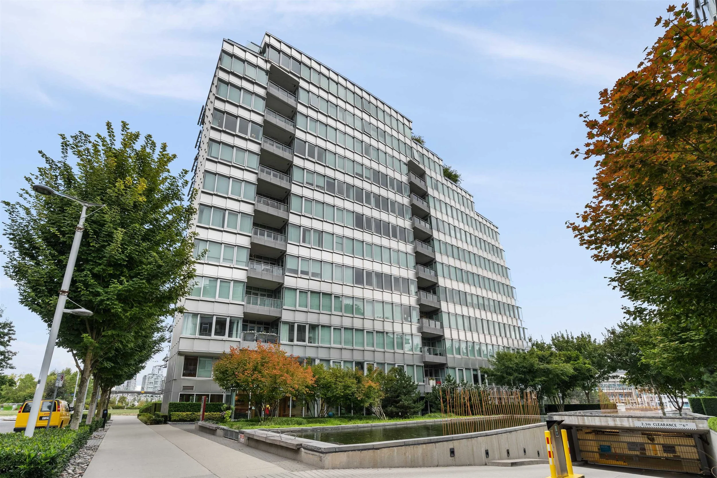 262636640.jpg