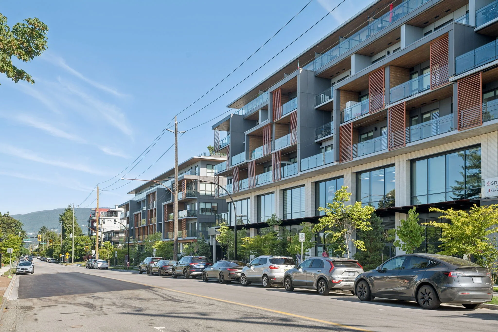2-web-or-mls-321-422 E 3rd St_002.jpg
