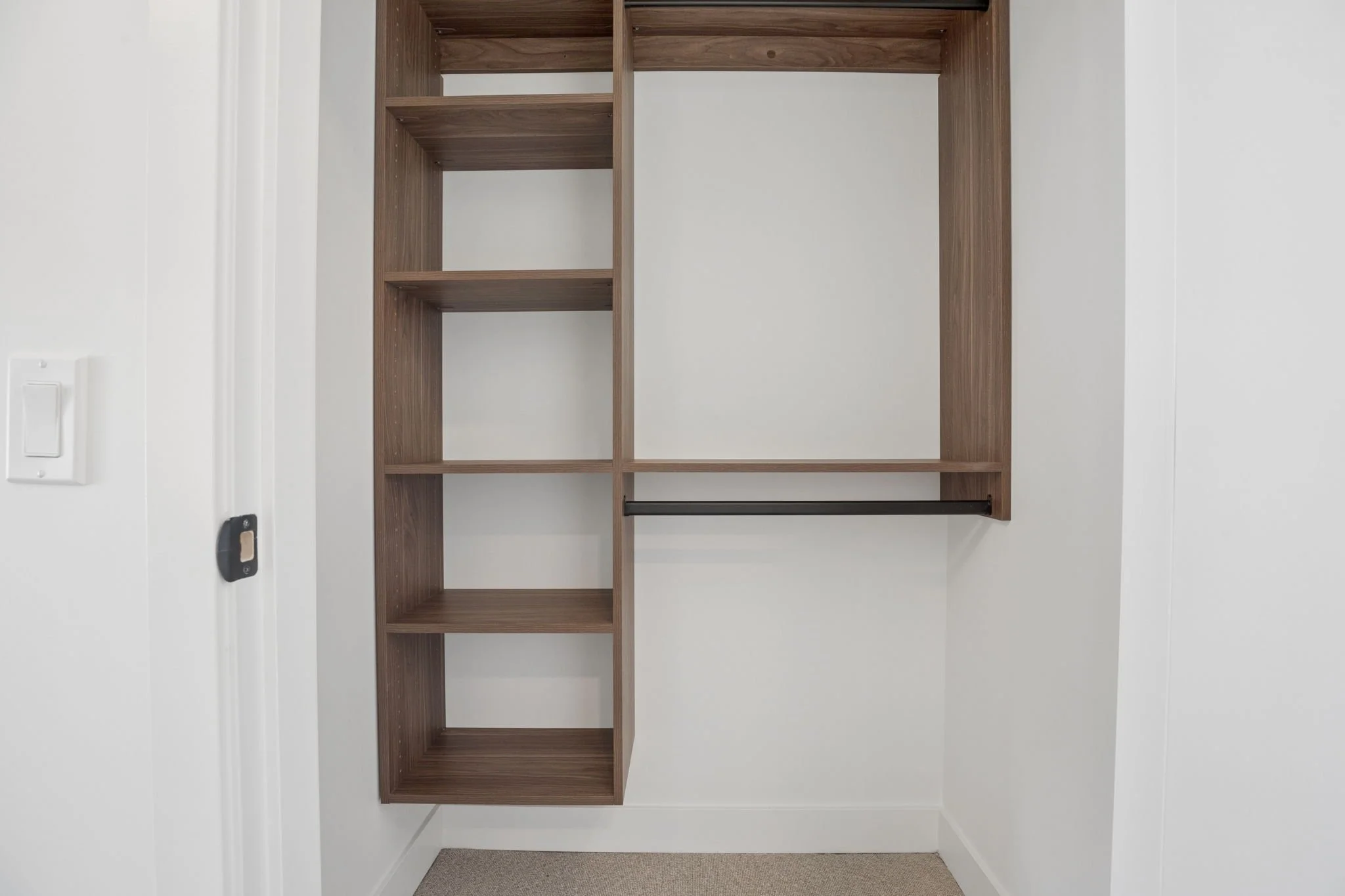 29-web-or-mls-563-422 E 3rd St_029.jpg