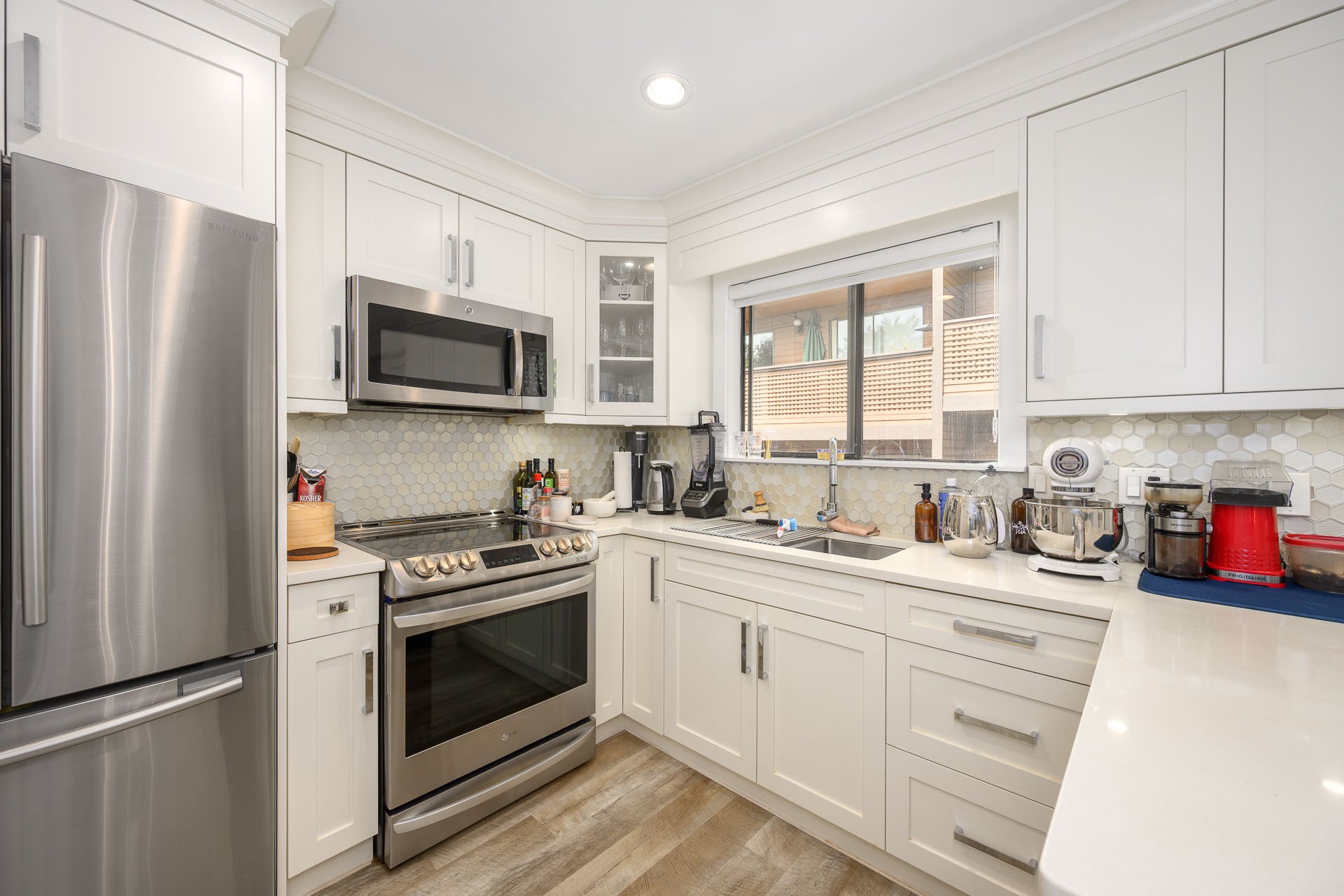 3201-Lonsdale-Ave-360hometours-021s.jpg