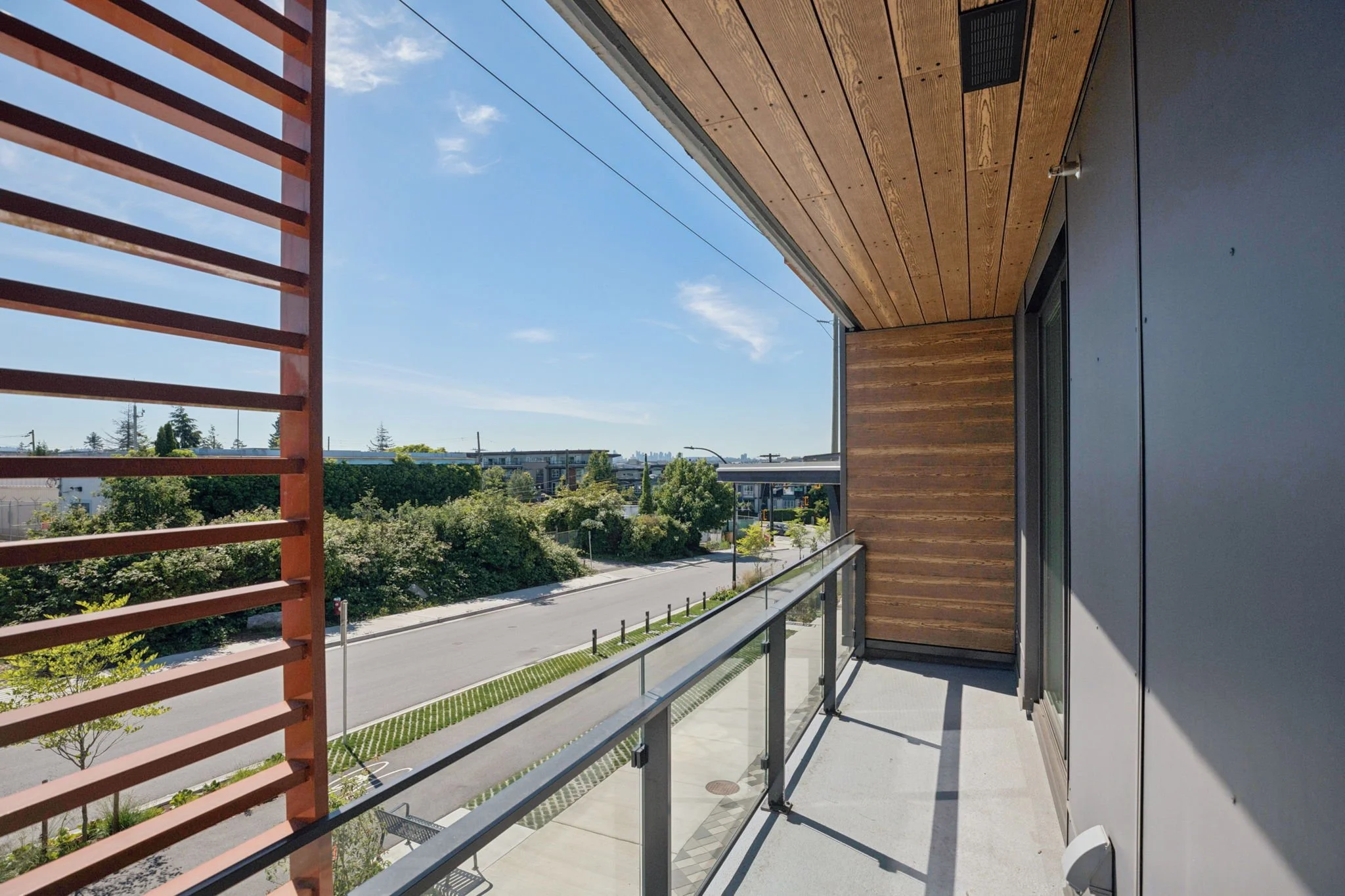 38-web-or-mls-204-333 St Davids Ave_038.jpg