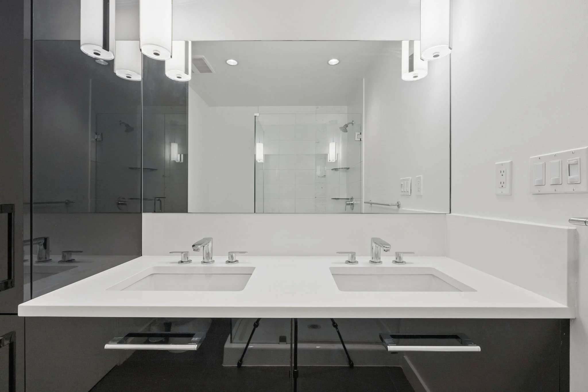 25-web-or-mls-204-1621 Hamilton Ave_025.jpg