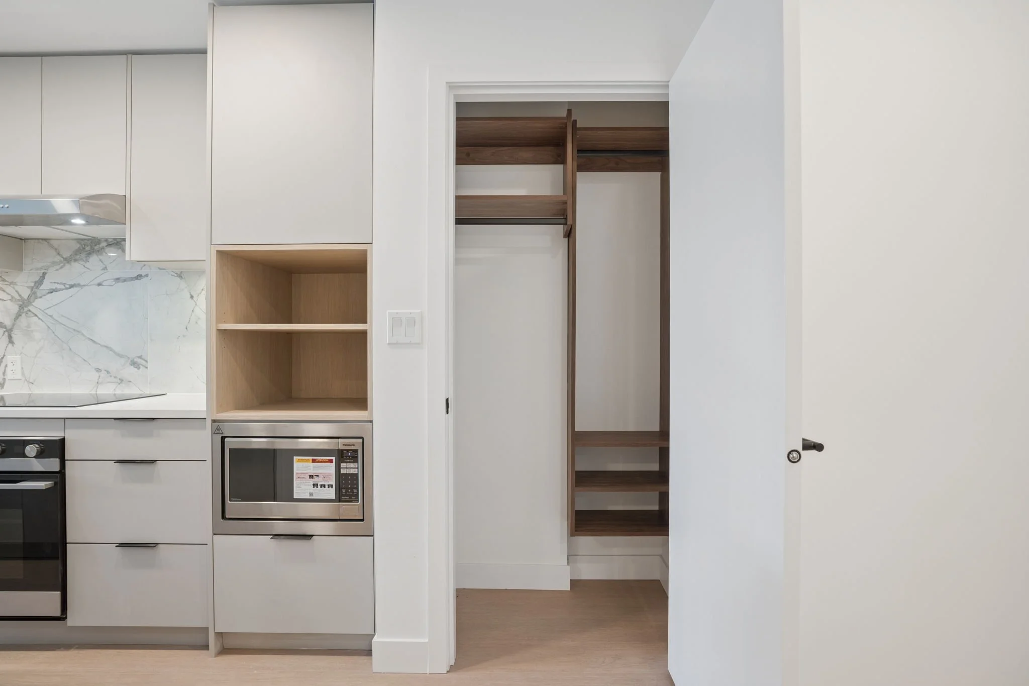 19-web-or-mls-321-422 E 3rd St_019.jpg