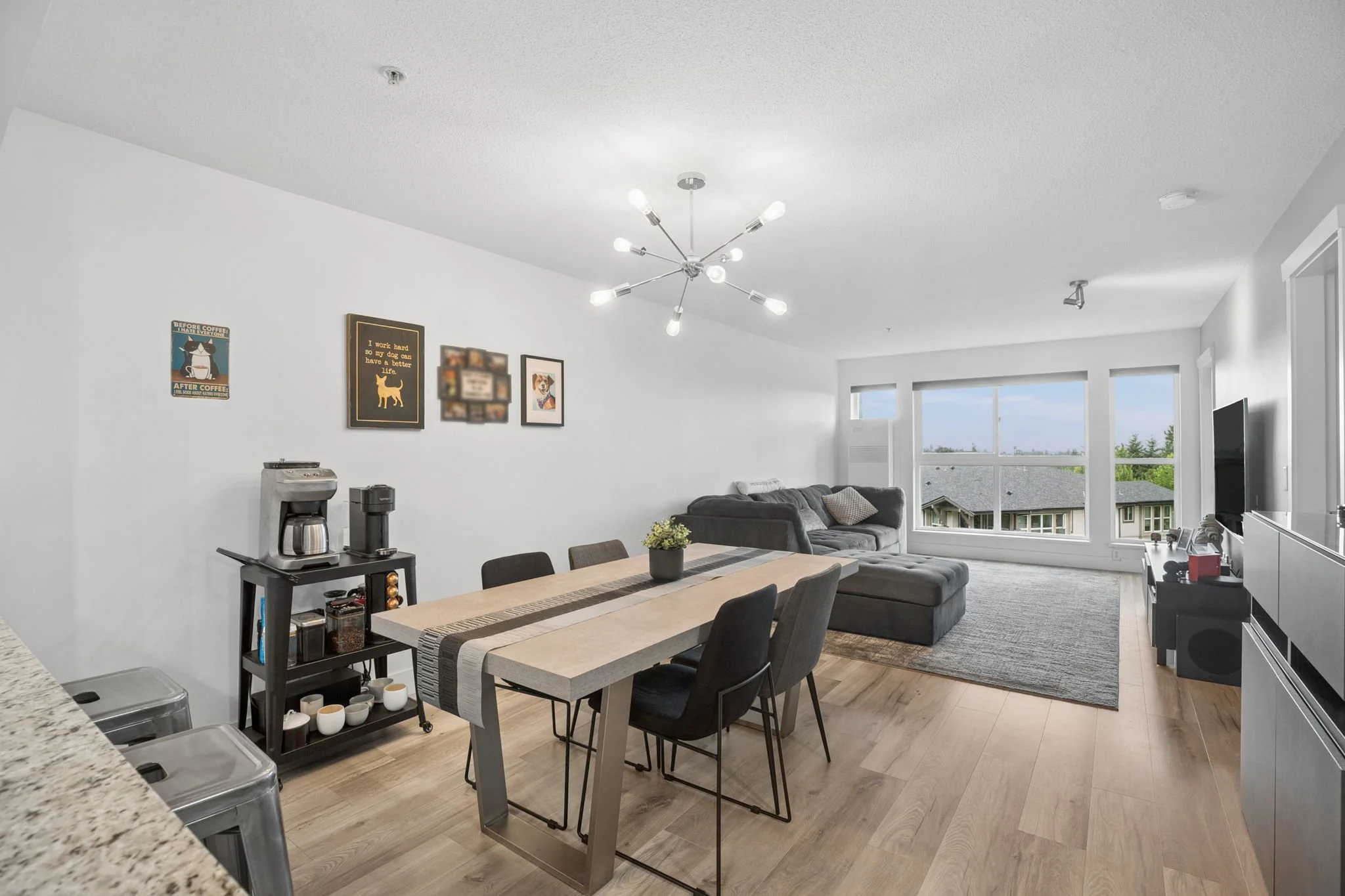 10-web-or-mls-202-3082 Dayanee Springs Blvd_010.jpg