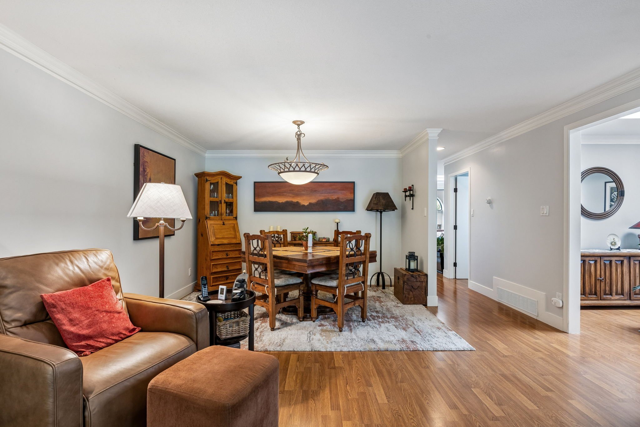 20-web-or-mls-3491 St George Ave_020.jpg