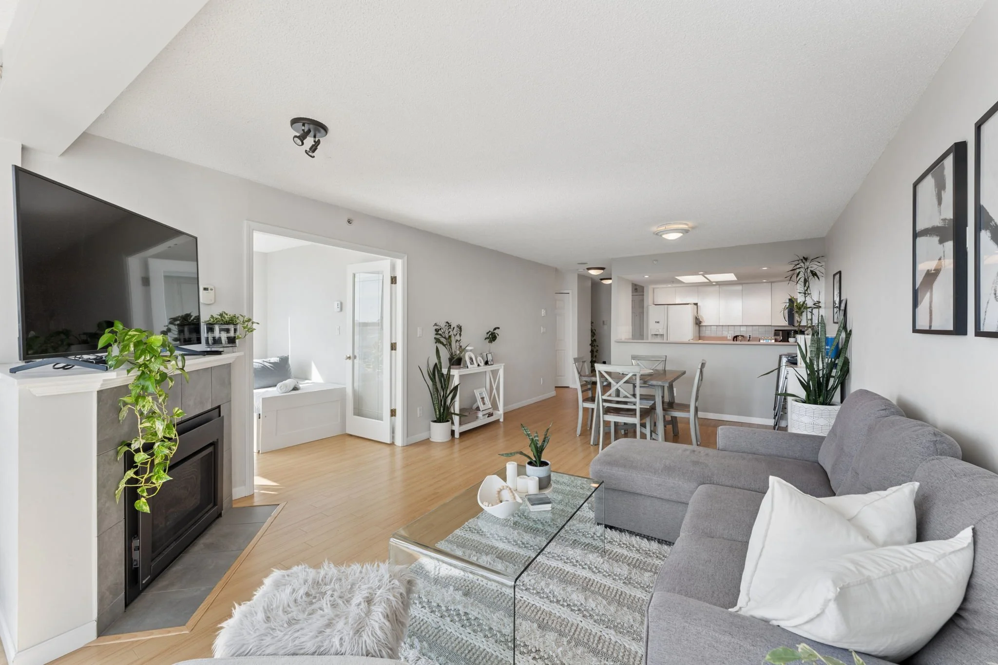 6-web-or-mls-1603-1128Quebec_008.jpg