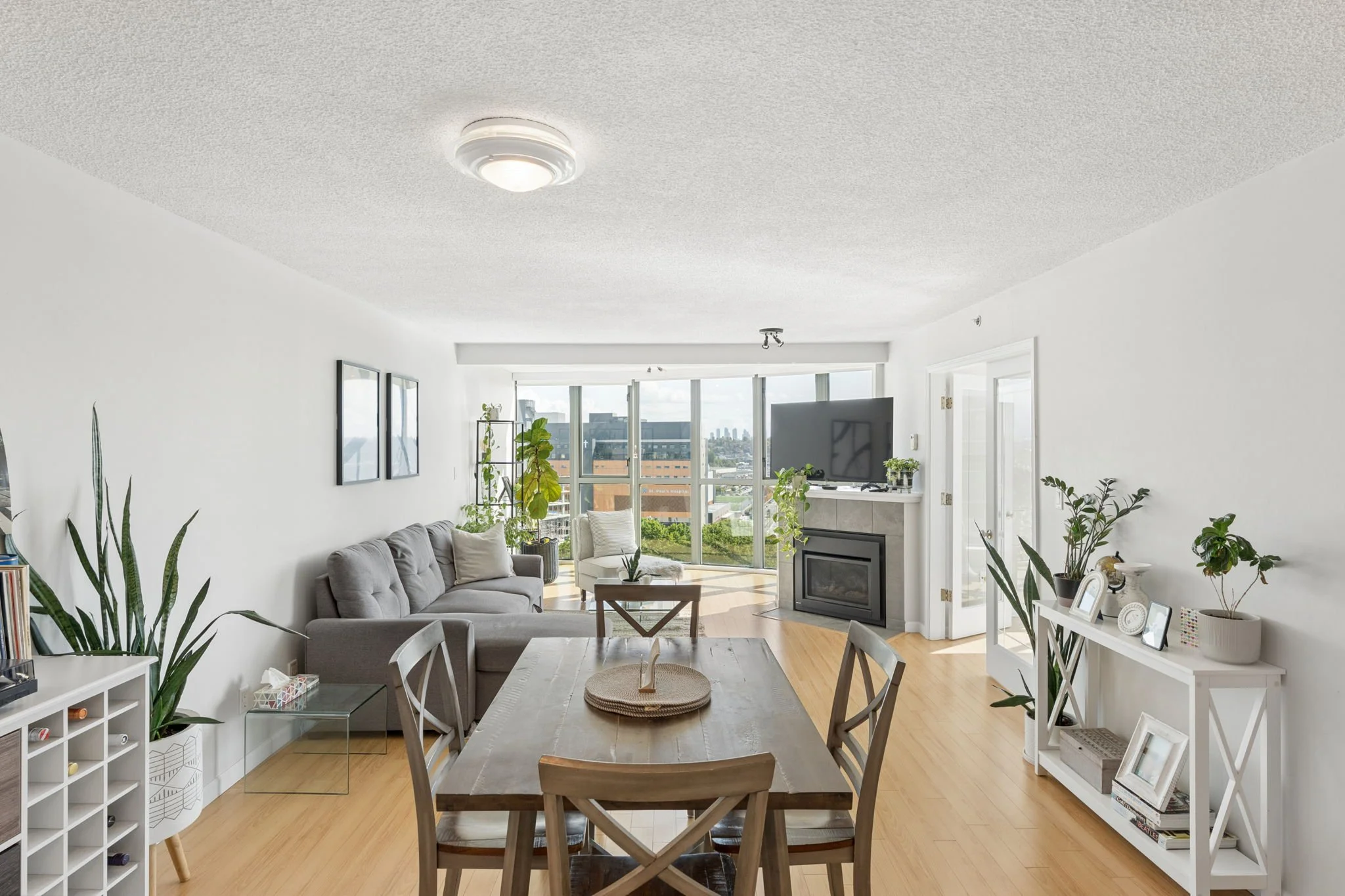 8-web-or-mls-1603-1128Quebec_010.jpg