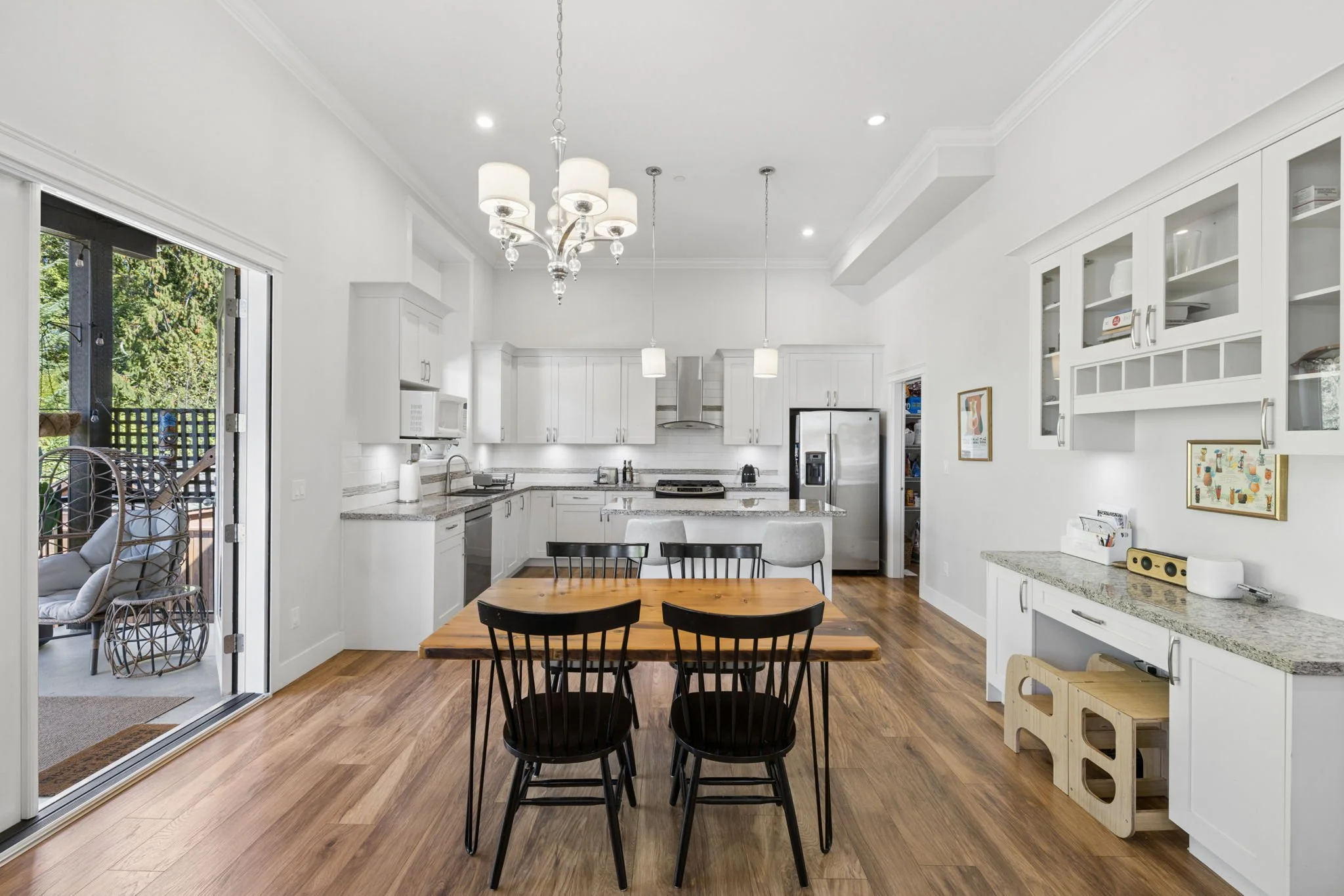 10-web-or-mls-24371104Ave_010.jpg