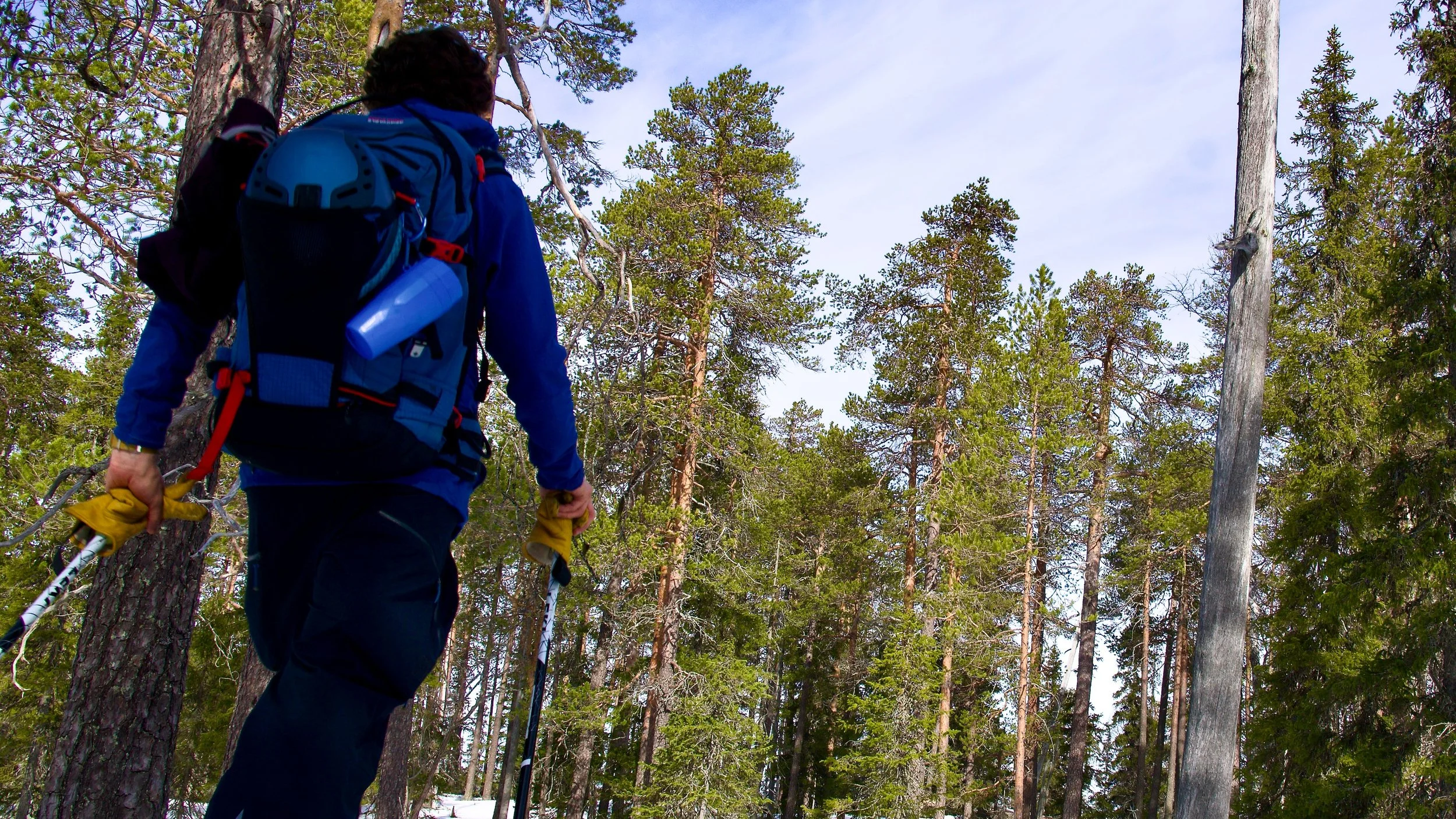 Väki sininen Pyhä skitouring 16:9.jpeg