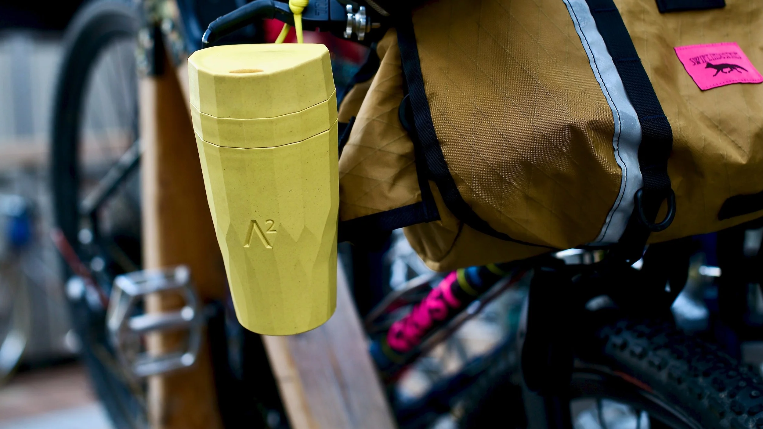 Väki Tokio pyörä roikkuu 16:9.jpeg