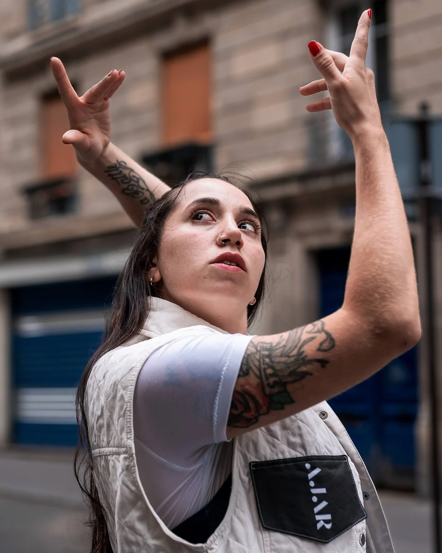 BOTTOM UP ~ Les vestes upcycl&eacute;es de ce drop sont unisexes et oversize 🕺Plus d&rsquo;infos bient&ocirc;t sur le site !

Artiste: @lajefa.daianamigale 
📸: @duylau.pix