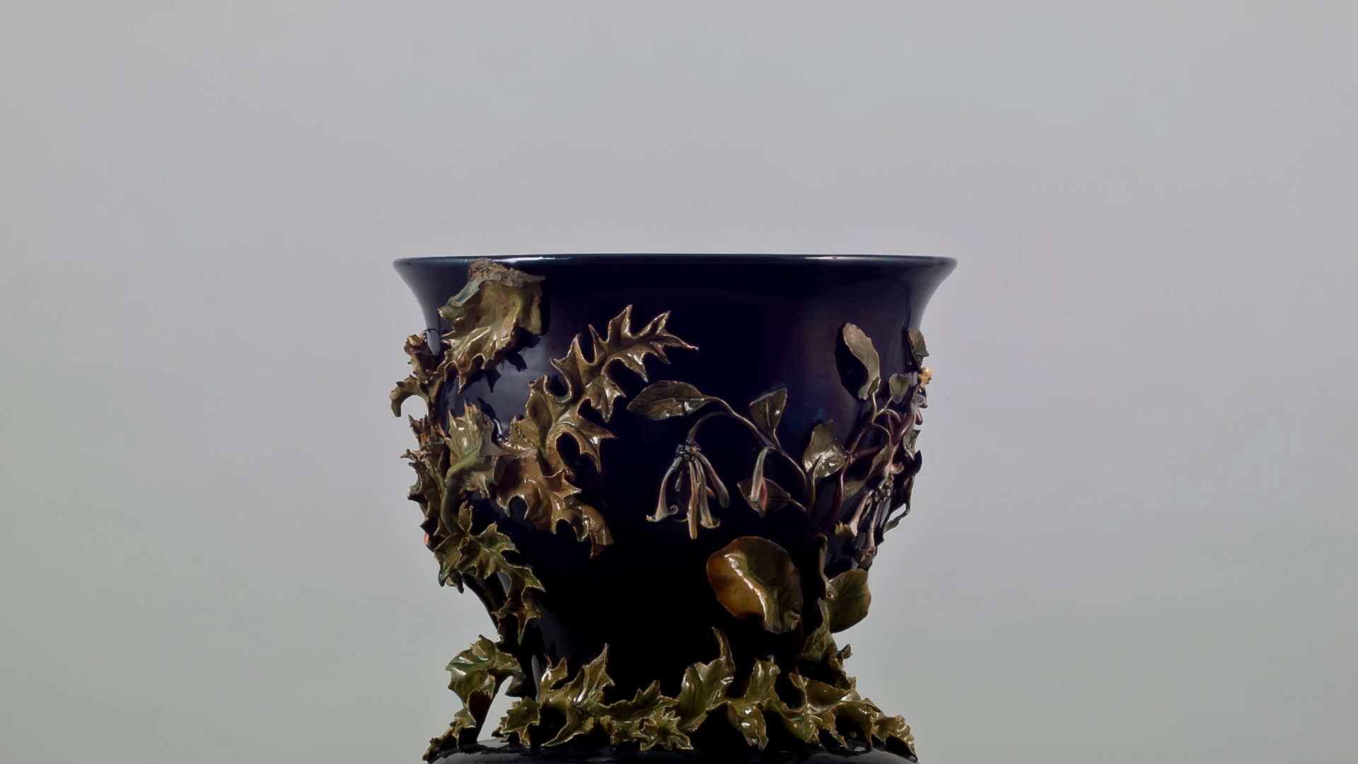 ceramic-in-motion_s1e5.00_00_32_00.Still.png