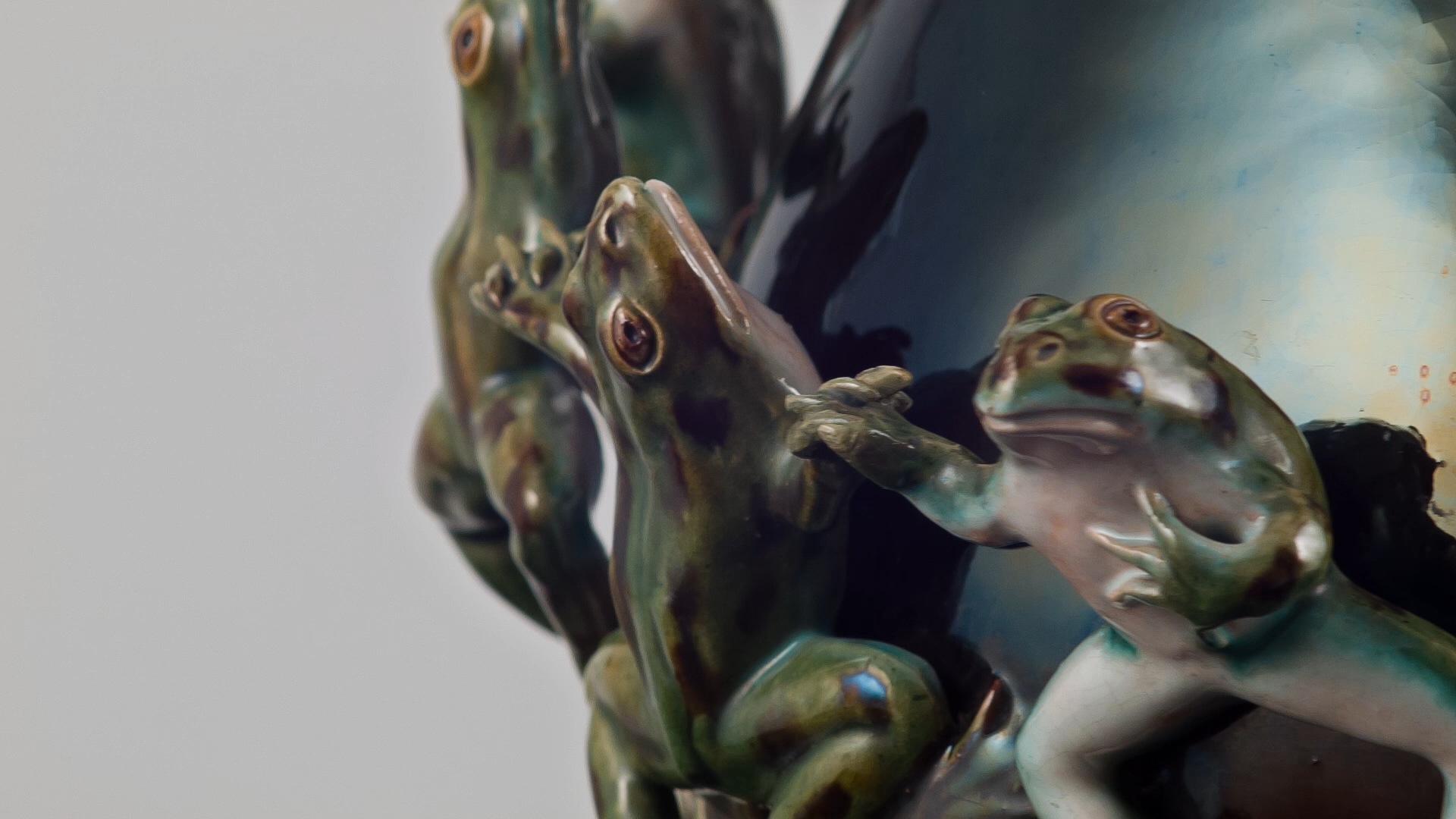 ceramic-in-motion_s1e13.00_00_10_20.Still.png