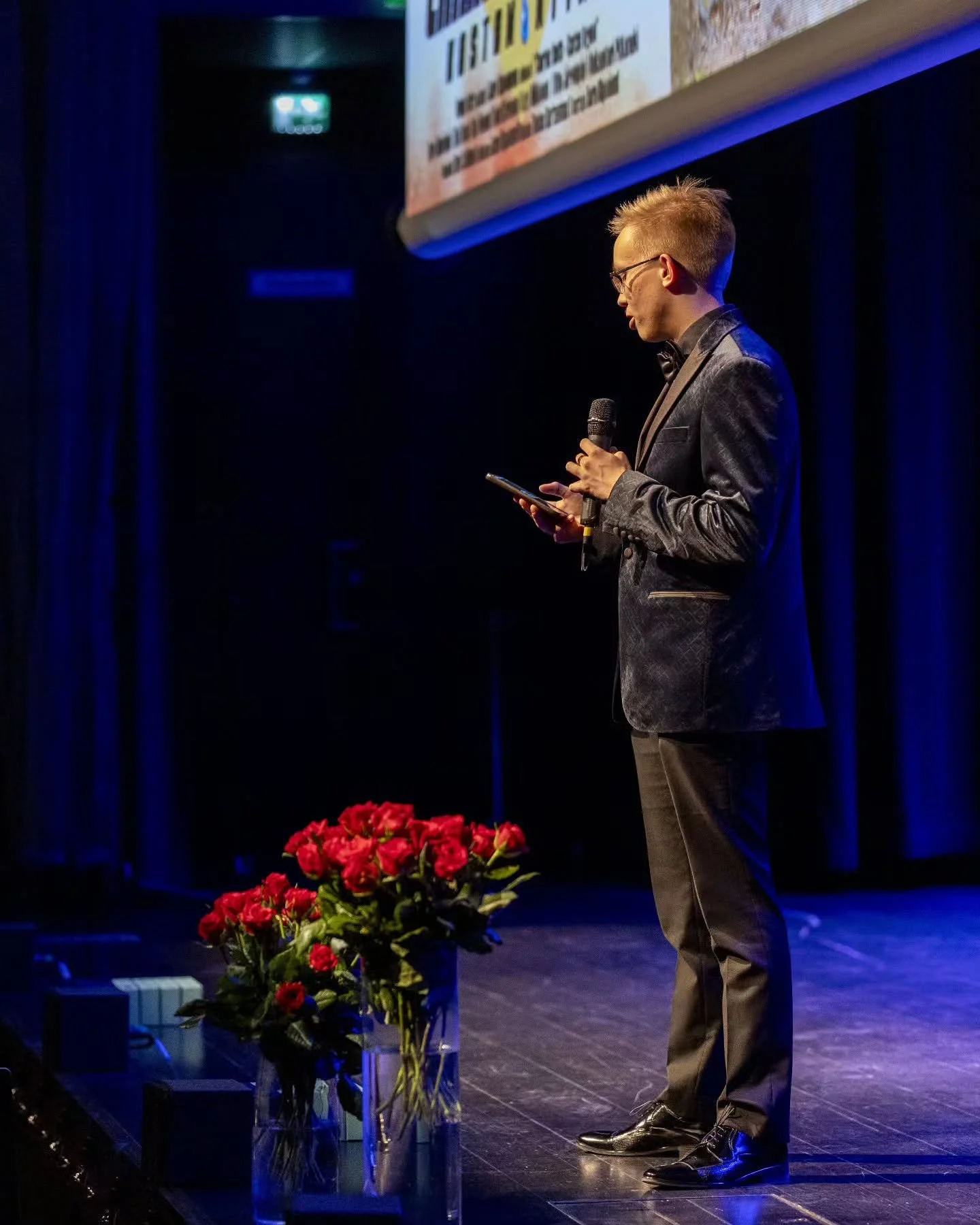 Paluu elokuvan ensi-illan tunnelmiin 23.5.2024

Charles Smith - Koston Kyynel palaa syksyll&auml; elokuvateattereihin!

Tulevat n&auml;yt&ouml;kset:
8.9. Klo 19:00 Teuvan Kinokuva
13.9. Klo 18:00 K-Kino
21.9. Klo 18:00 K-Kino

@charles_smith_elokuva
